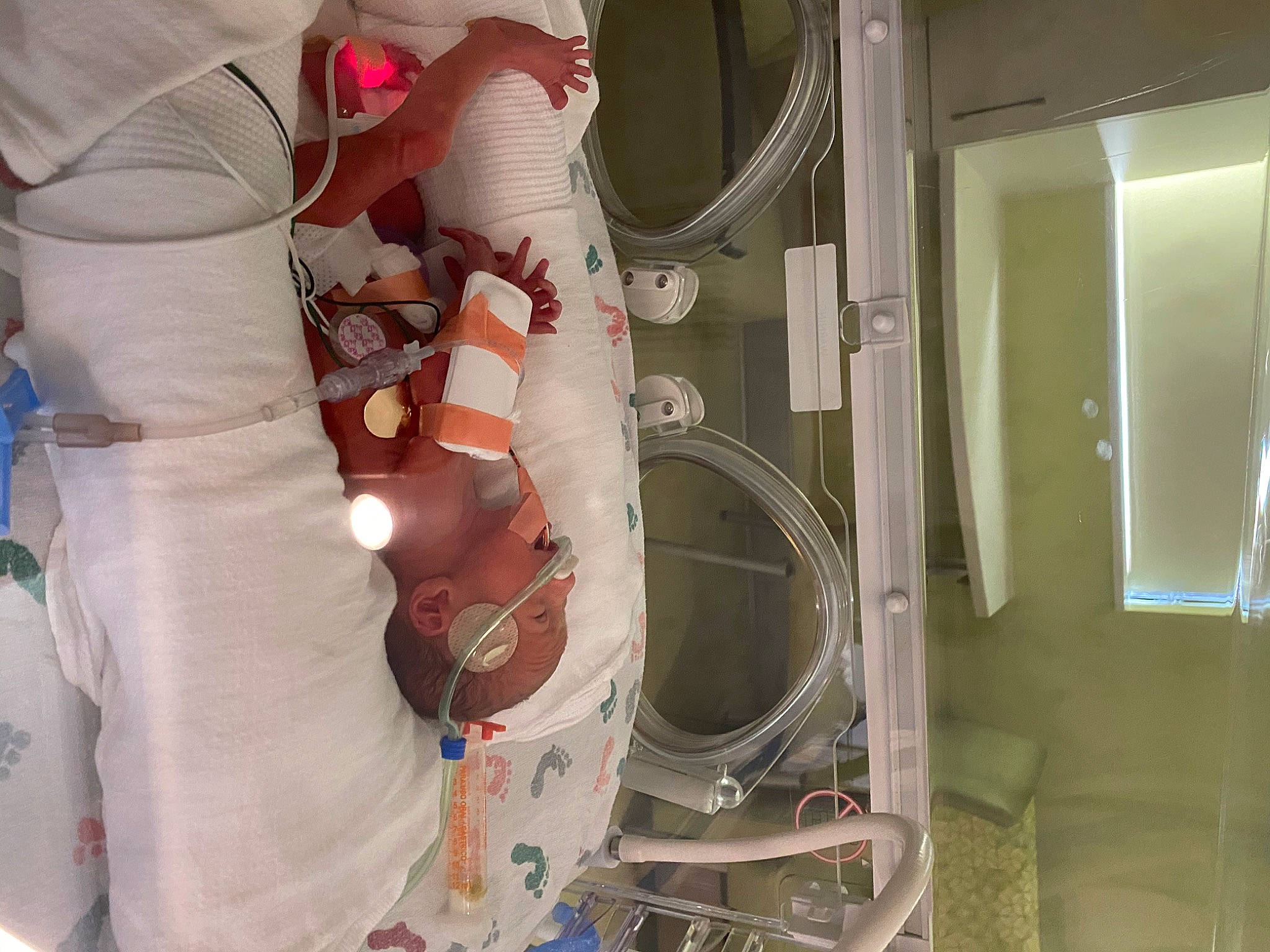 Elaina is registered to the contest to win money with this photo: flesh, person, room, textile