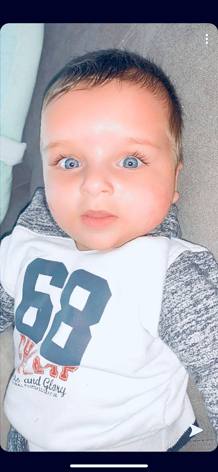 Lylian a rejoint le concours — aidez-le/la à gagner de superbes lots ! azure, baby, baby_toddler_clothing, cheek, child, cool, electric_blue, eyelash, fun, iris, lip, long_sleeved_t_shirt, mouth, nose, outerwear, person, personal_protective_equipment, skin, sleeve, t_shirt