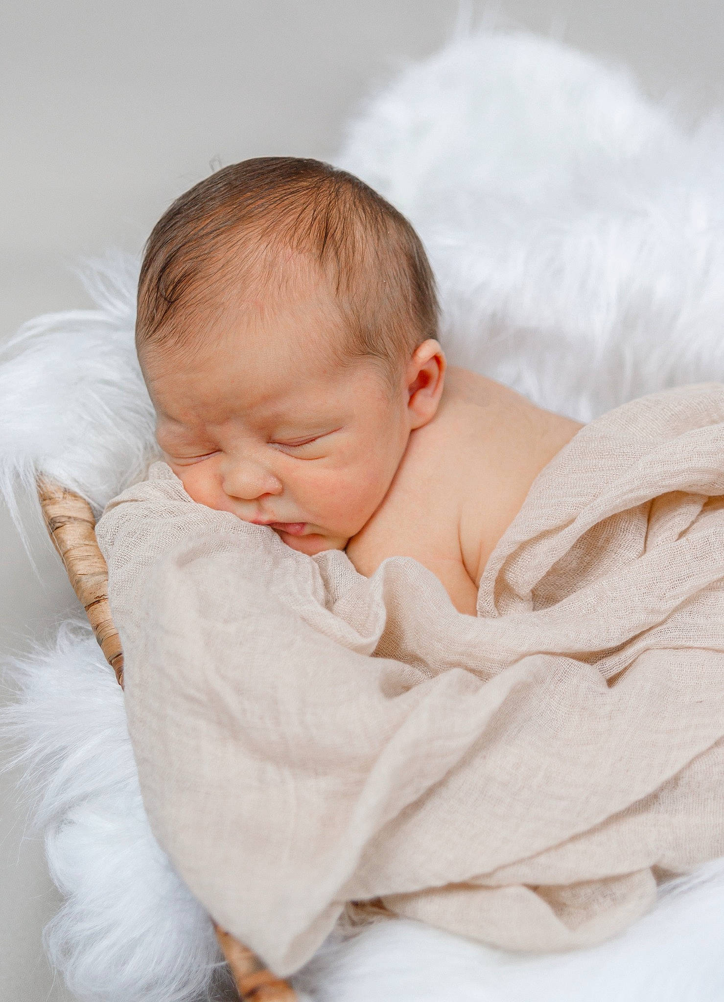 Auzanne participe au concours pour gagner de l'argent avec cette photo : baby, baby_sleeping, baby_toddler_clothing, bedding, bedtime, cheek, child, comfort, event, fur, happy, head, linens, nap, person, portrait_photography, sitting, skin, sleep, toddler