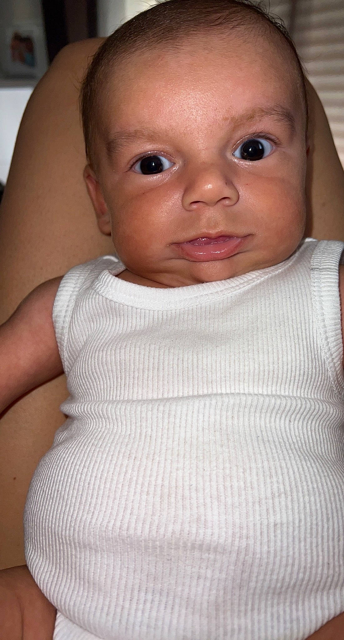 Kylian a rejoint le concours — aidez-le/la à gagner de superbes lots ! baby, baby_toddler_clothing, cheek, chin, comfort, eye, eyebrow, eyelash, finger, head, iris, joint, lip, mouth, neck, no_expression, nose, person, skin, sleeve