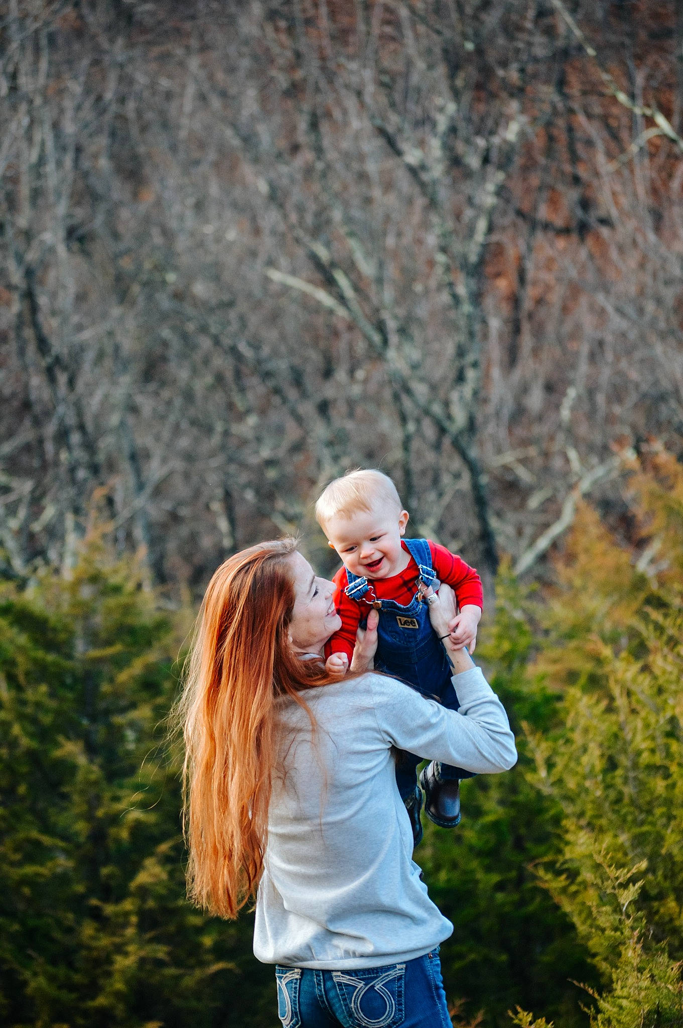 Abel is registered to the contest to win money with this photo: electric_blue, event, flash_photography, forest, gesture, grass, grassland, happy, joy, landscape, leisure, natural_landscape, people_in_nature, person, plant, recreation, romance, t_shirt, travel, tree