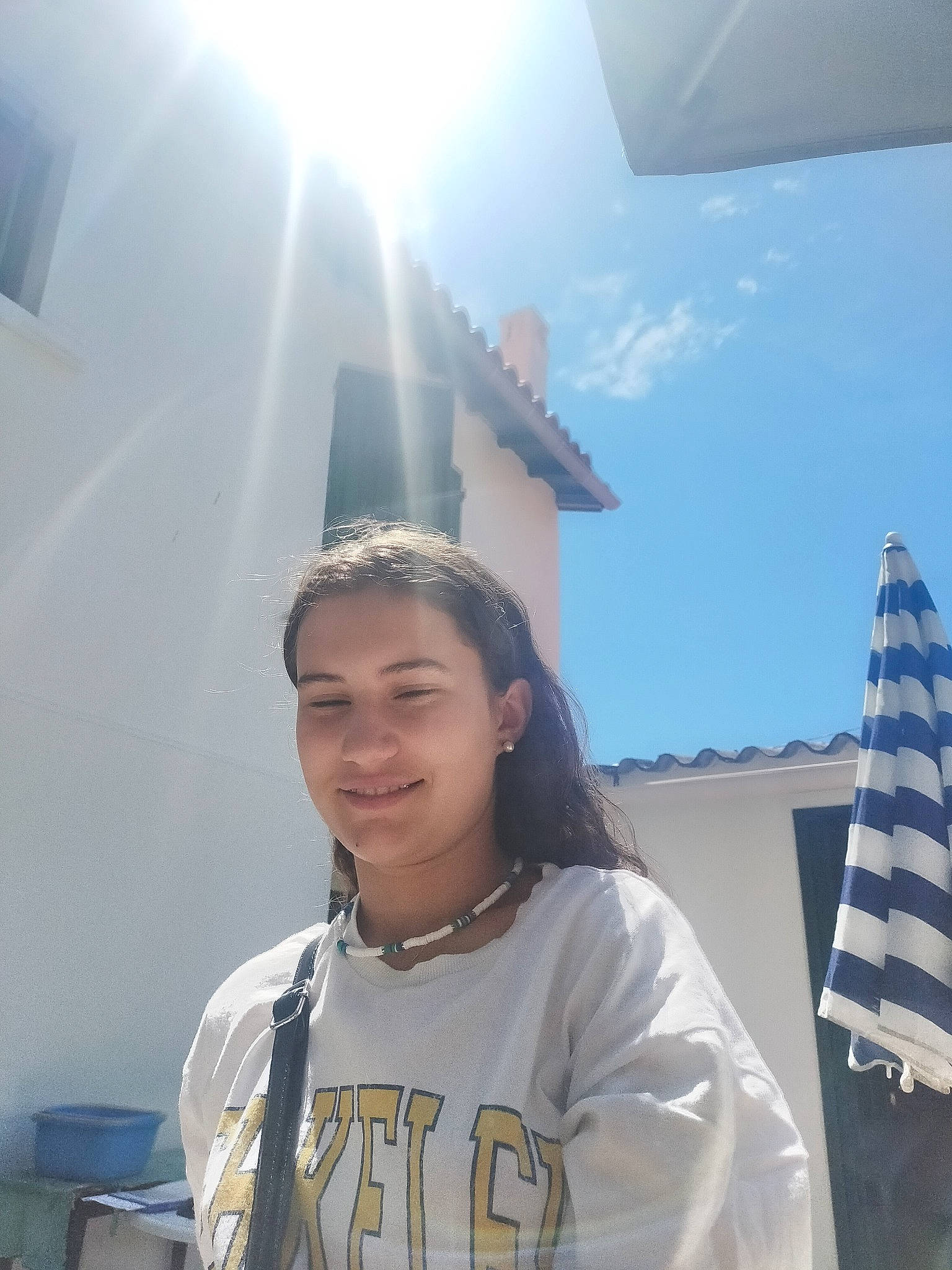 Luca a rejoint le concours — aidez-le/la à gagner de superbes lots ! aerospace_engineering, cloud, cumulus, daytime, event, eyewear, fun, gesture, hairstyle, happy, jewellery, joy, light, person, sky, sleeve, smile, t_shirt, tourism, travel