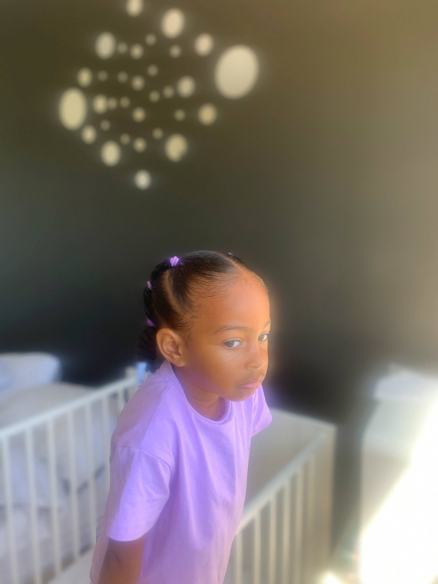 Lina participe au concours pour gagner de l'argent avec cette photo : audio_equipment, backlighting, electric_blue, event, eyewear, fashion_accessory, fashion_design, flash_photography, flooring, formal_wear, fun, happy, jewellery, leisure, magenta, performance, person, physical_fitness, room, sitting