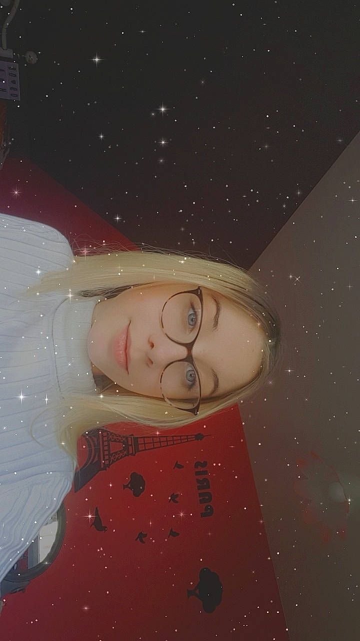 Anaëlle participe au concours pour gagner de l'argent avec cette photo : animation, art, cartoon, cheek, fictional_character, illustration, nose, person, sky, space, star