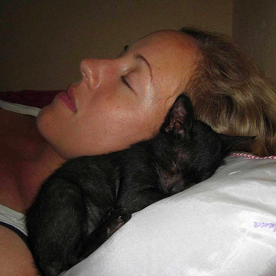 Elsie is registered to the contest to win money with this photo: