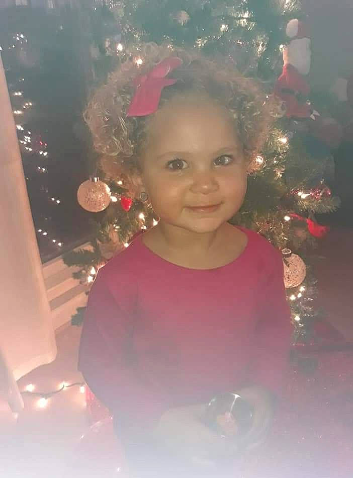 Jayda is registered to the contest to win money with this photo: christmas, christmas_decoration, christmas_eve, christmas_ornament, christmas_tree, event, eye, fun, happy, holiday, holiday_ornament, human_body, iris, joy, magenta, ornament, person, pink, plant, smile
