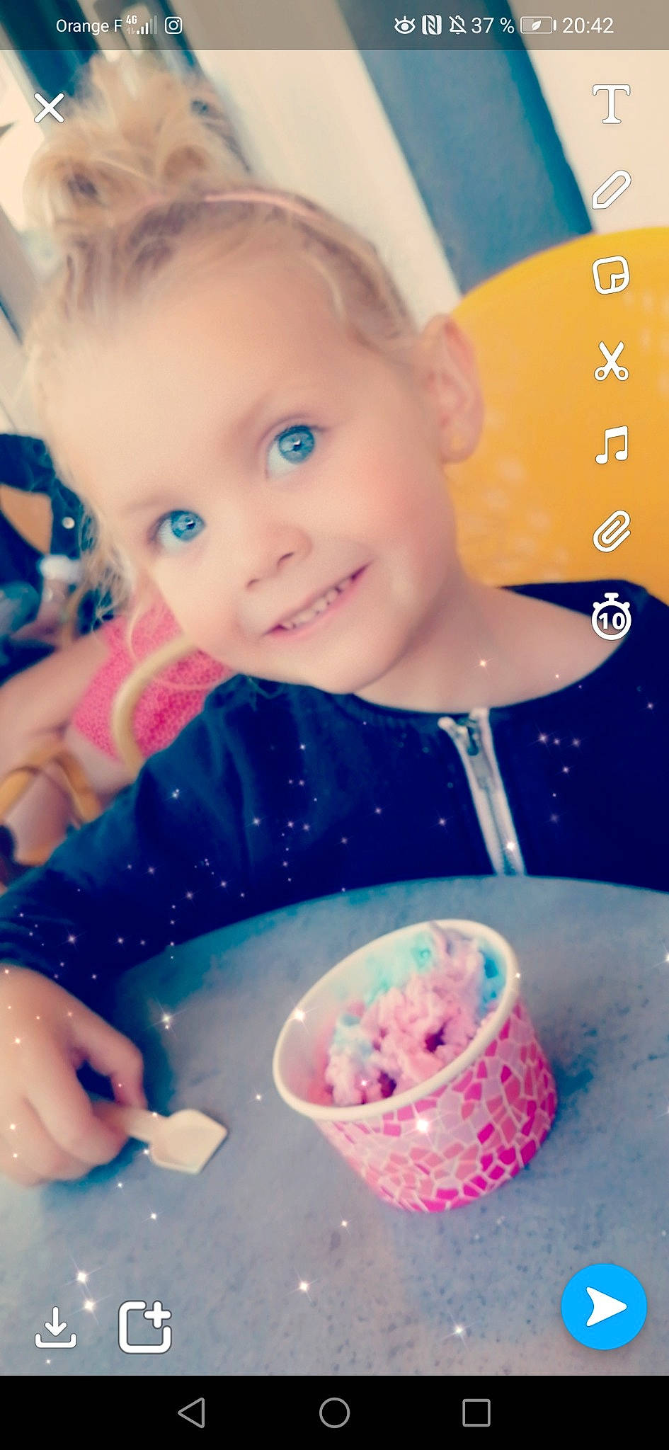 Layannah participe au concours pour gagner de l'argent avec cette photo : baby_toddler_clothing, blue, cheek, child, cuisine, dish, eye, finger, food, food_craving, fun, happy, head, ingredient, joy, people, person, pink, smile, summer