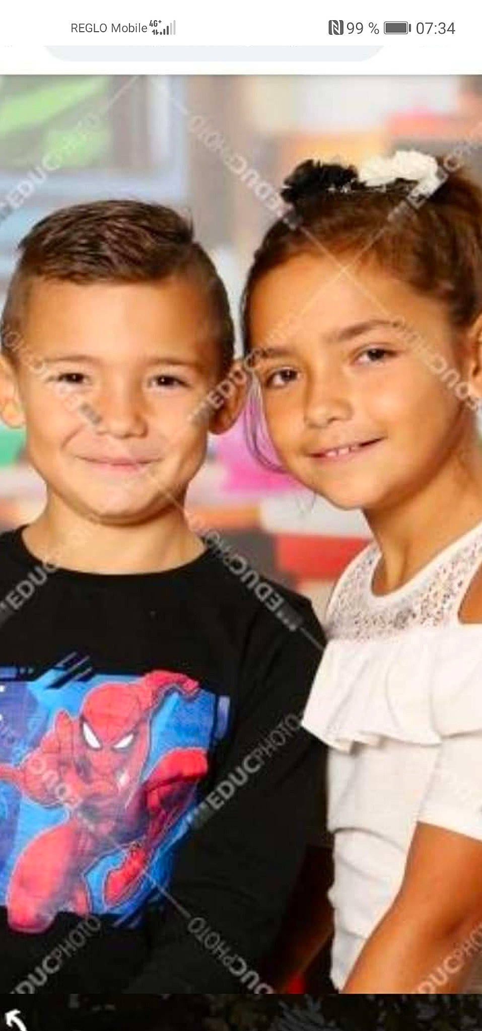 Sony participe au concours pour gagner de l'argent avec cette photo : child, chin, cool, event, eyebrow, eyelash, face, fun, hair, hairstyle, happy, head, iris, jewellery, joy, person, skin, sleeve, smile, t_shirt