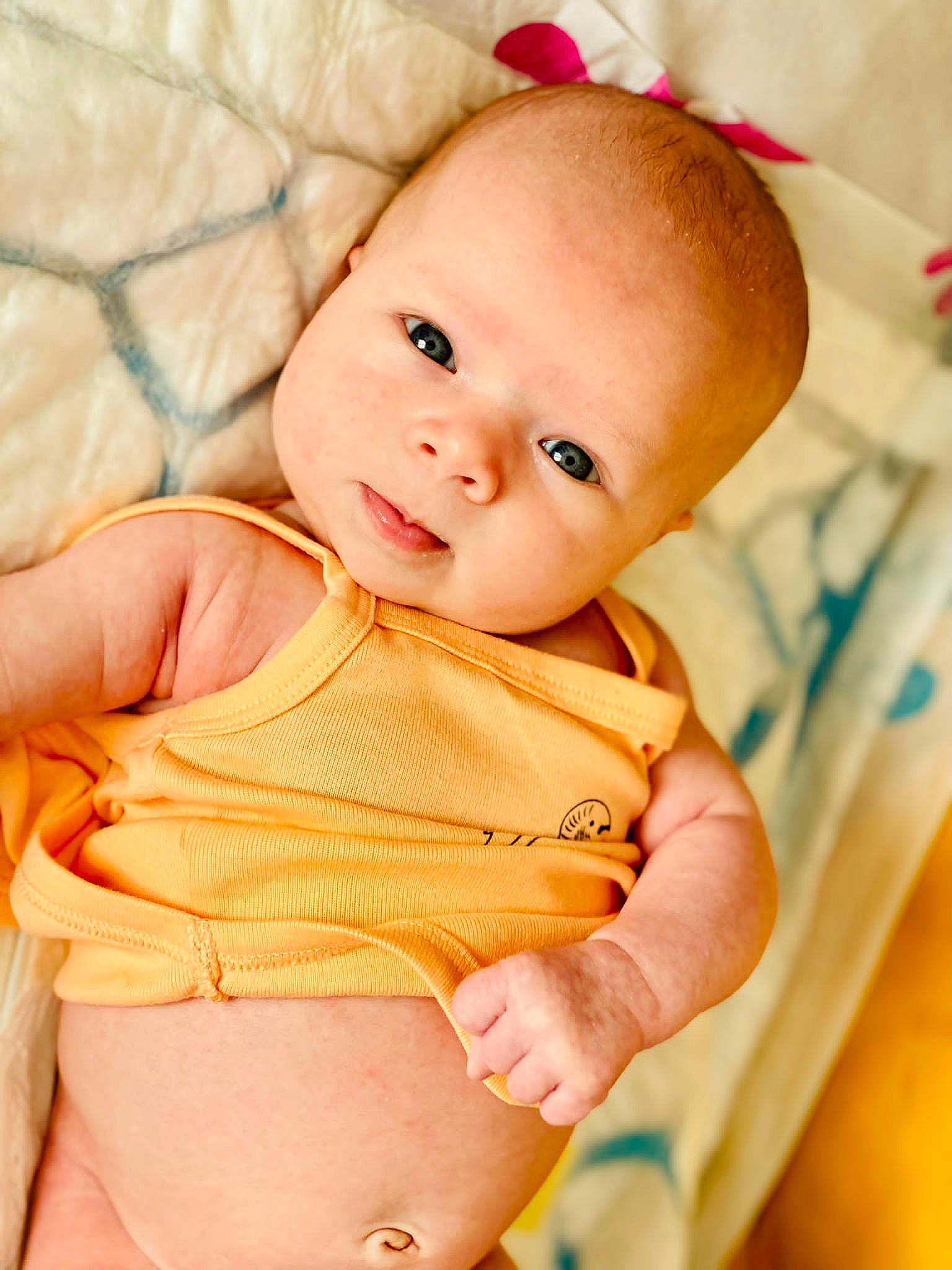 Lily a rejoint le concours — aidez-le/la à gagner de superbes lots ! arm, baby, baby_toddler_clothing, cheek, comfort, eye, face, happy, head, human_body, lip, neck, nose, person, product, skin, sleeve, smile, stomach, textile