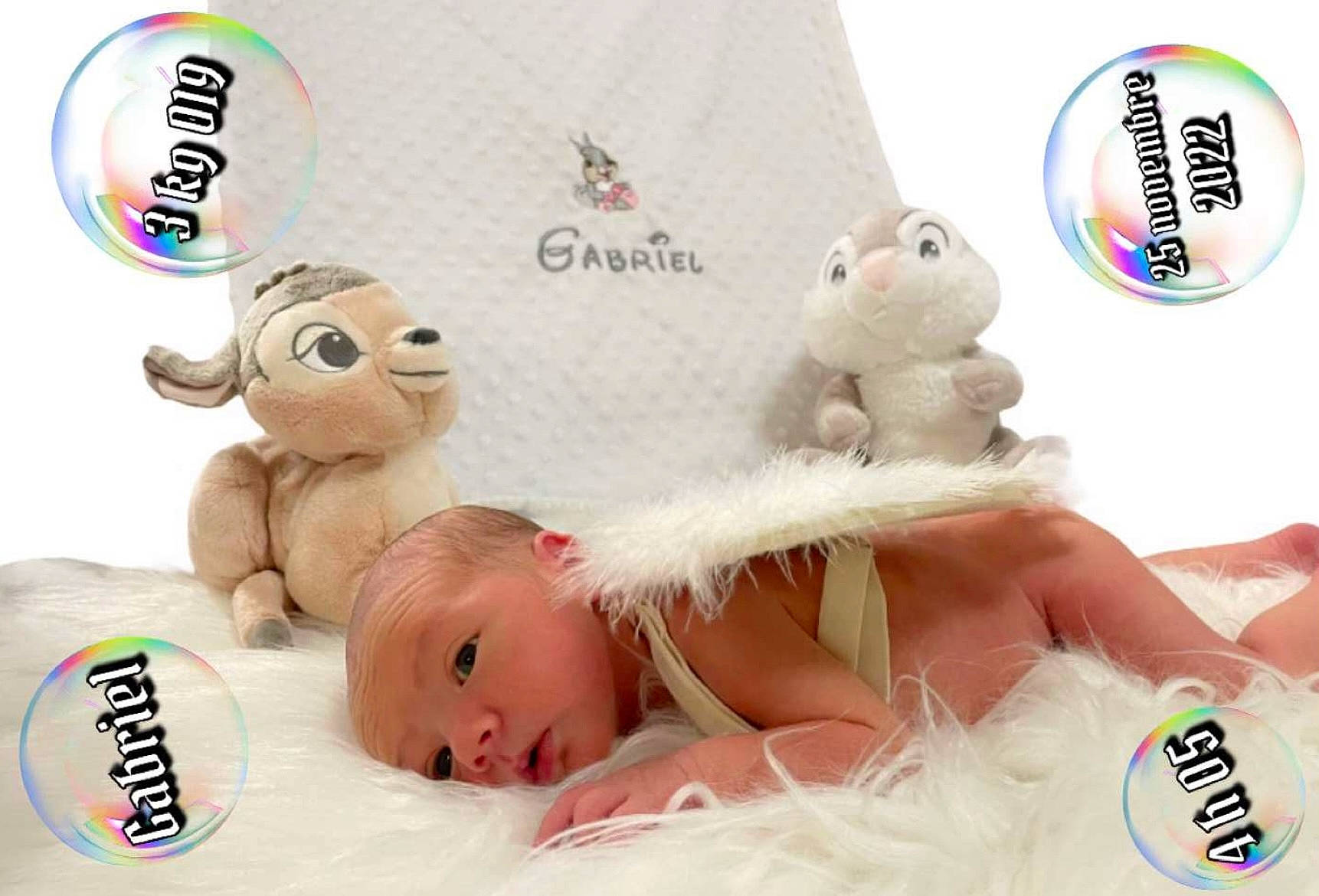 Gabriel participe au concours pour gagner de l'argent avec cette photo : baby, baby_toys, bed, bedding, child, comfort, doll, font, fur, happy, linens, mammal, person, plush, product, room, stuffed_toy, teddy_bear, textile, toy
