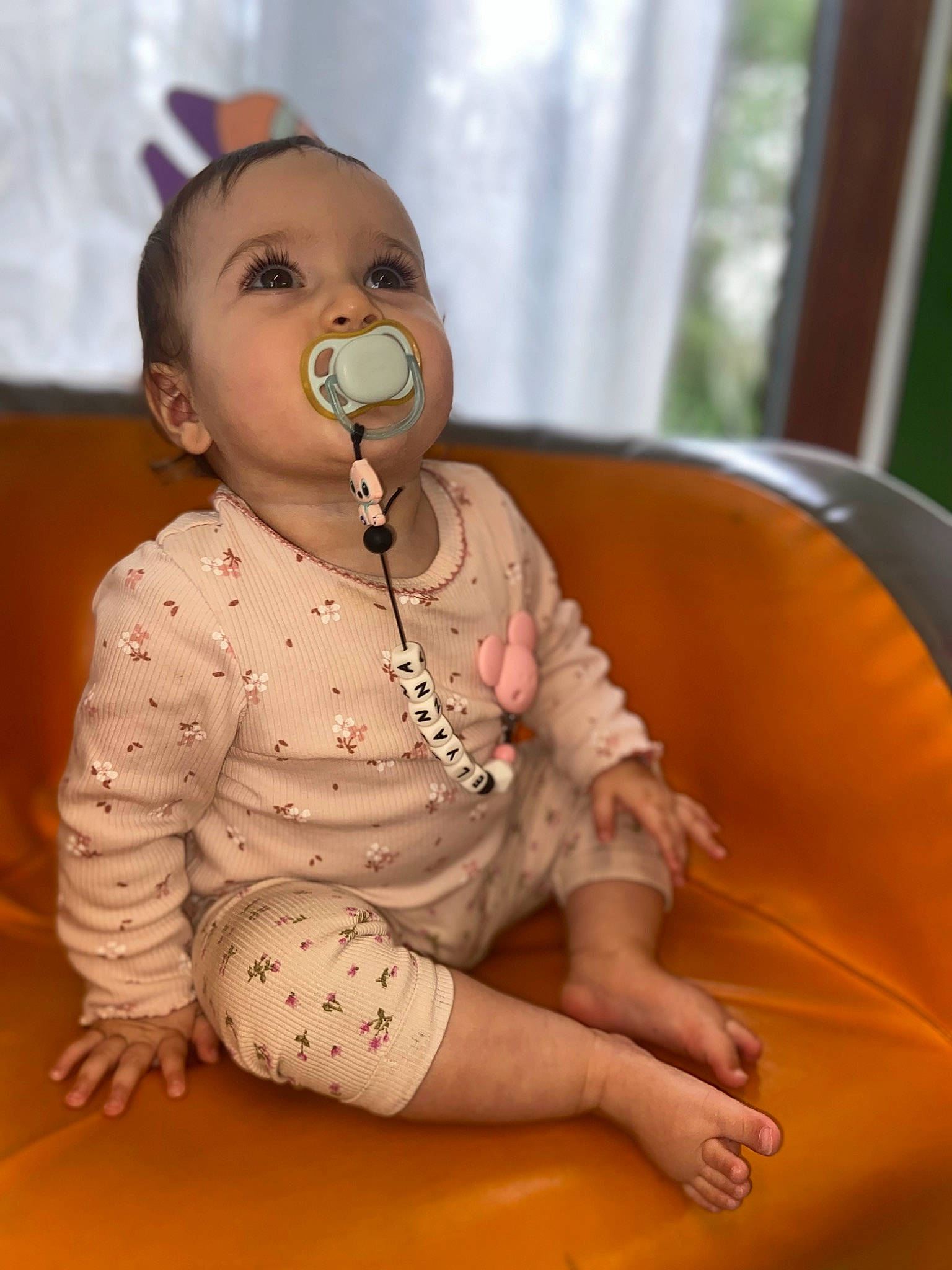 Elyanna participe au concours pour gagner de l'argent avec cette photo : baby, baby_toddler_clothing, cheek, child, comfort, crawling, flooring, foot, fun, happy, human_body, jewellery, peach, person, play, portrait_photography, room, sitting, sleeve, toddler