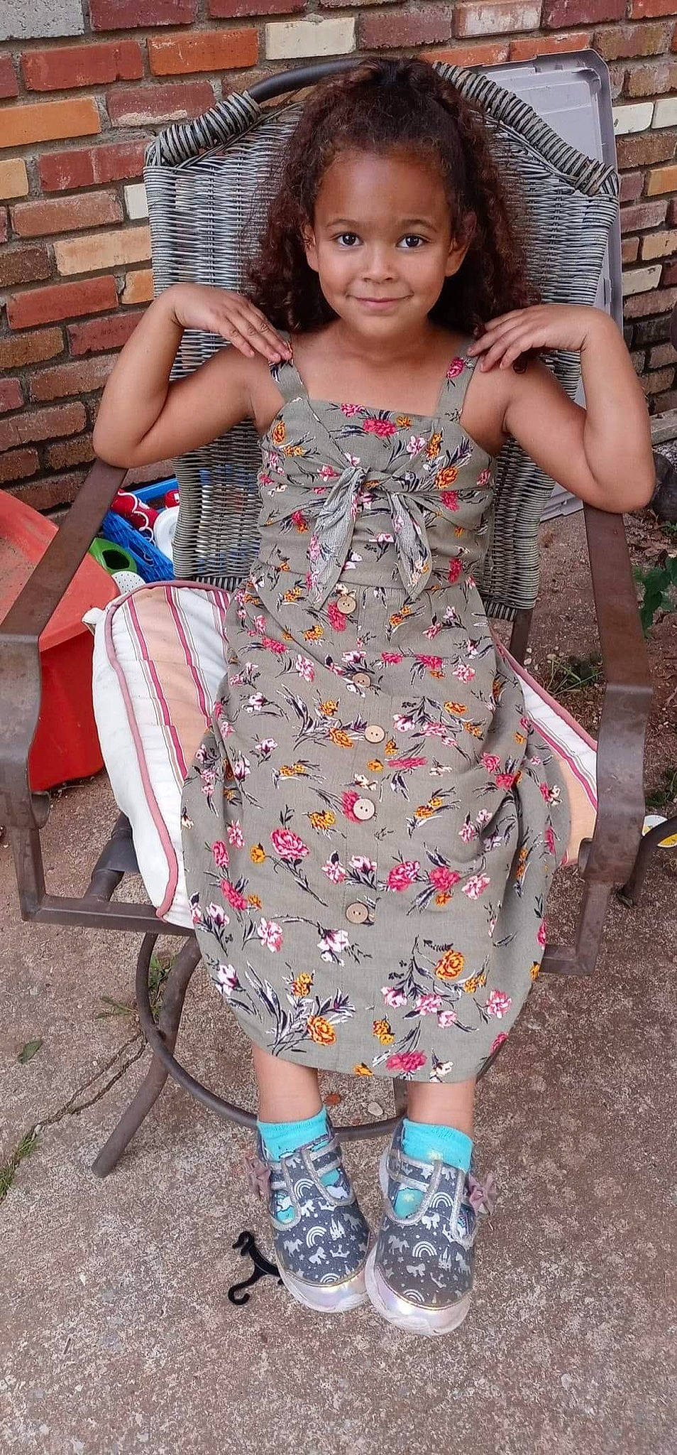 Braylee is registered to the contest to win money with this photo: adaptation, cool, day_dress, dress, fun, grass, happy, joint, joy, leg, neck, one_piece_garment, person, pink, shoe, sleeve, smile, street_fashion, textile, thigh