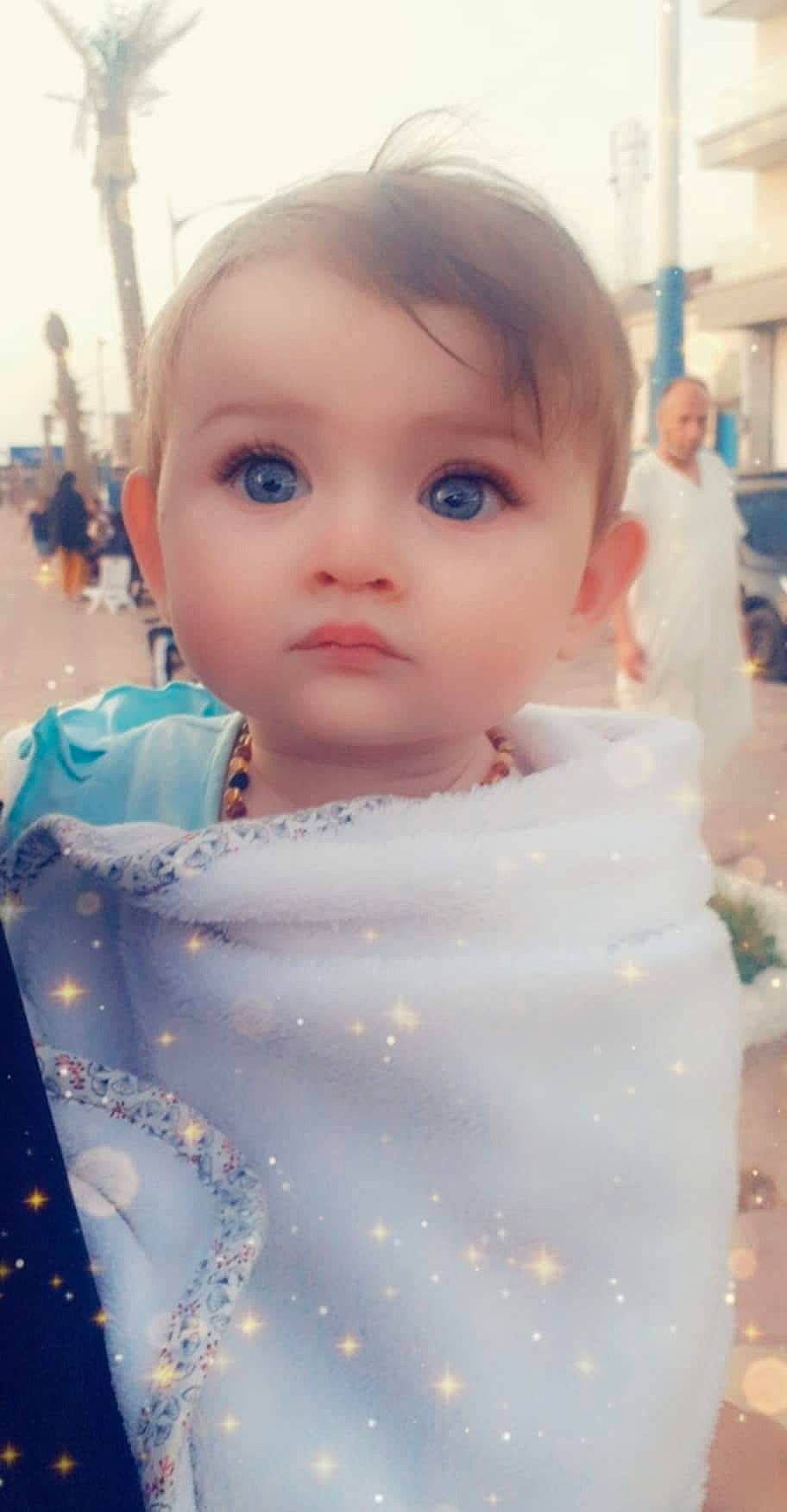 Danya a rejoint le concours — aidez-le/la à gagner de superbes lots ! bridal_accessory, cheek, child, event, eyelash, fashion_design, fun, fur, happy, lip, nose, pattern, peach, person, skin, sleeve, toddler, toy, tradition, vacation