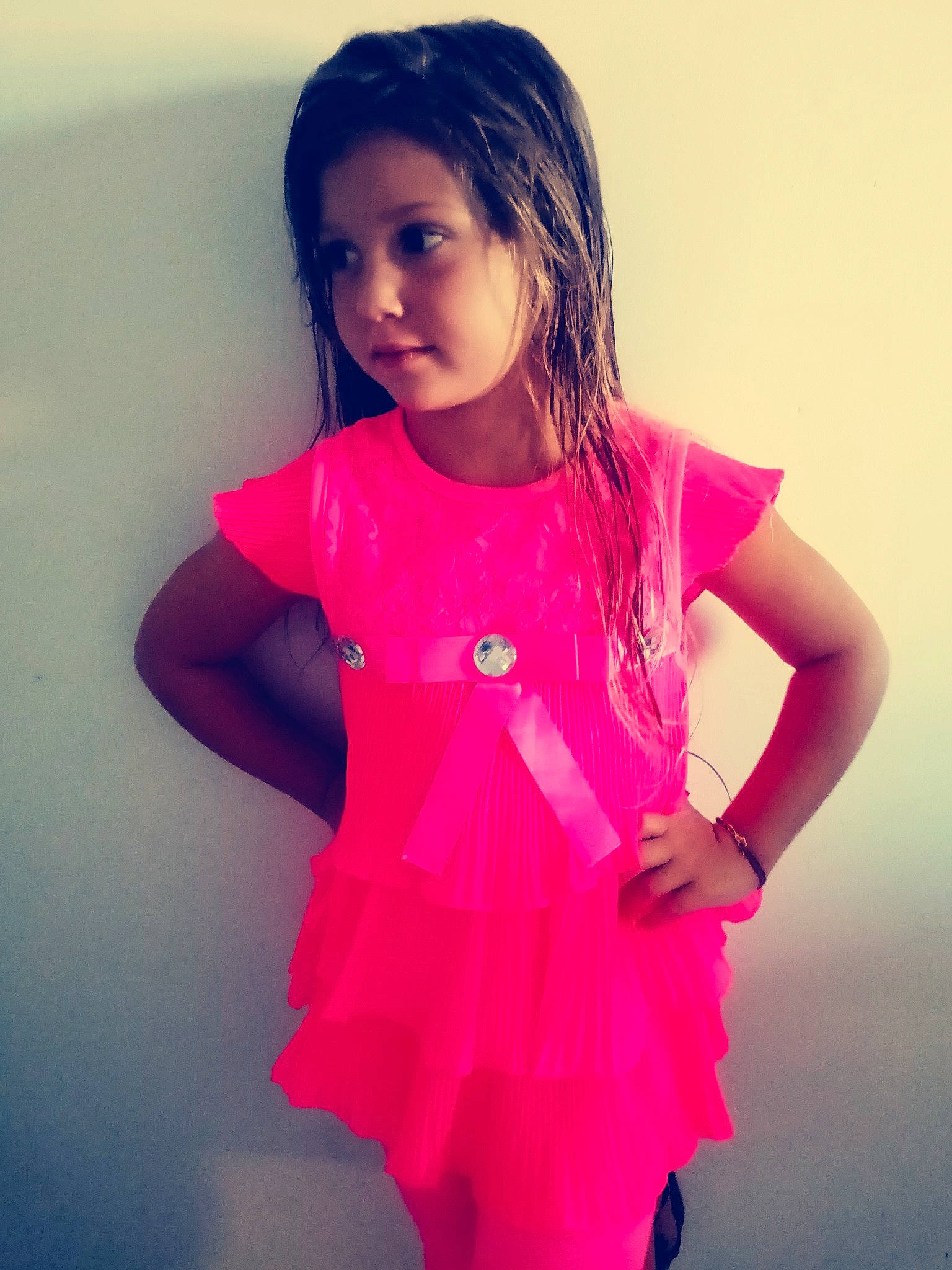 Ashley a rejoint le concours — aidez-le/la à gagner de superbes lots ! child, child_model, clothing, dress, fashion_design, lip, magenta, outerwear, person, photo_shoot, photography, pink, sleeve, smile, t_shirt, textile, toddler