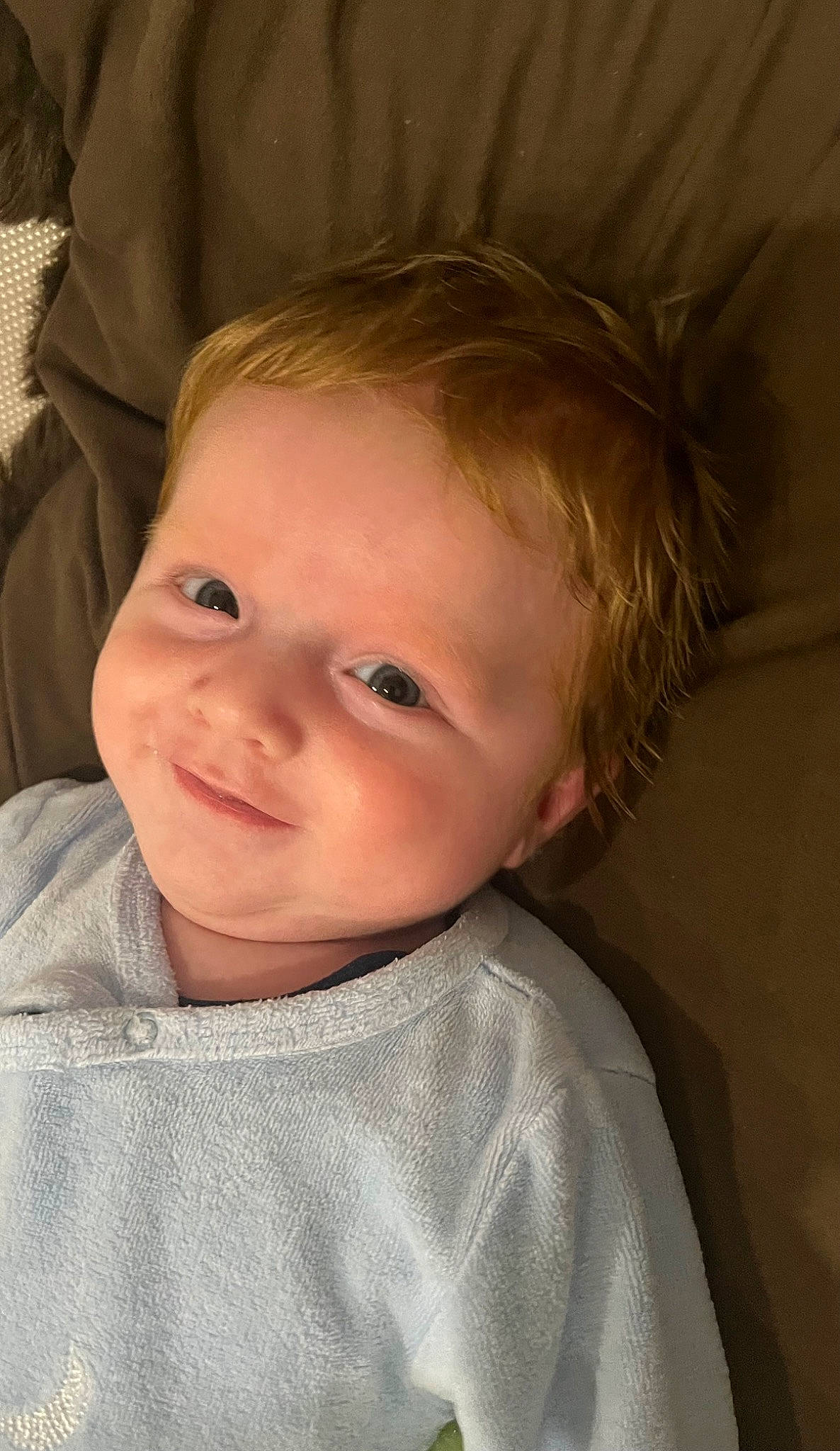 Kaïden a rejoint le concours — aidez-le/la à gagner de superbes lots ! cheek, chin, comfort, eye, eyebrow, eyelash, face, flash_photography, forehead, hair, head, iris, lip, neck, nose, person, skin, sleeve, smile, toddler