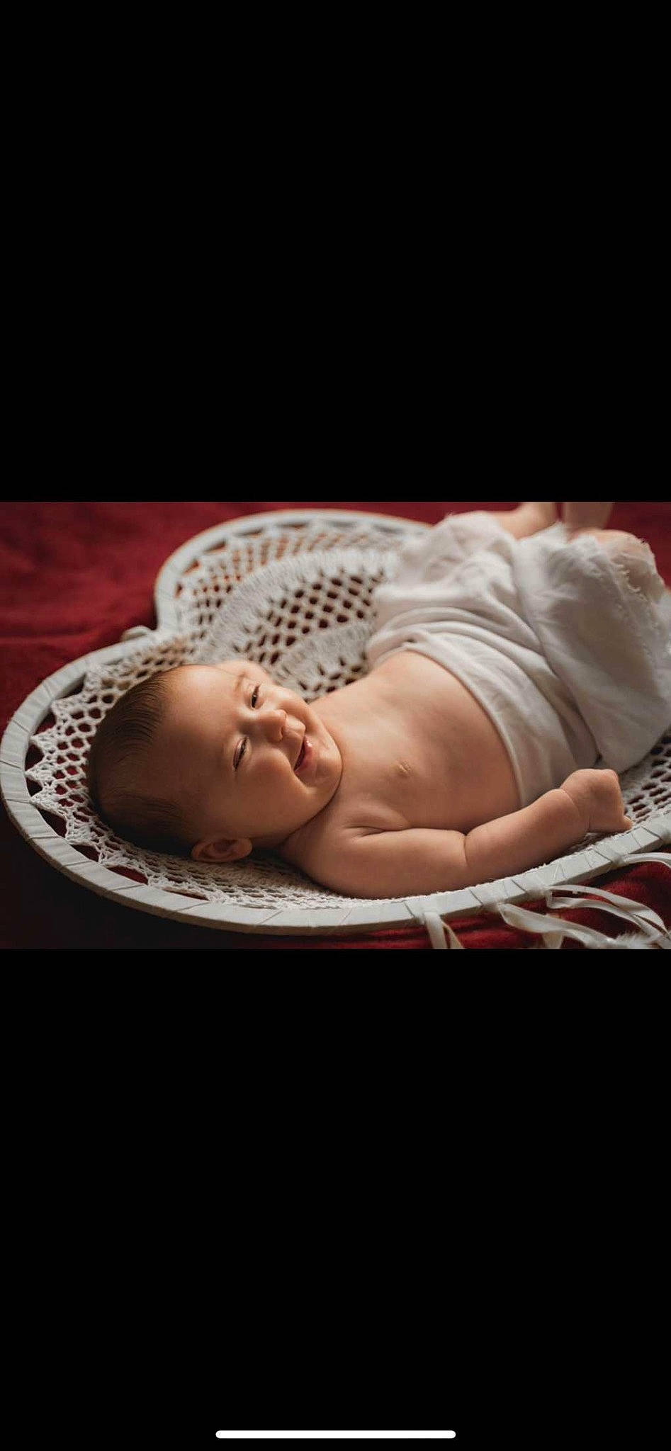 Lyana a rejoint le concours — aidez-le/la à gagner de superbes lots ! baby, baby_products, baby_safety, baby_sleeping, baby_toddler_clothing, child, comfort, event, eyelash, fashion_accessory, flash_photography, hair_accessory, headband, headgear, headpiece, jewellery, linens, person, portrait_photography, toddler