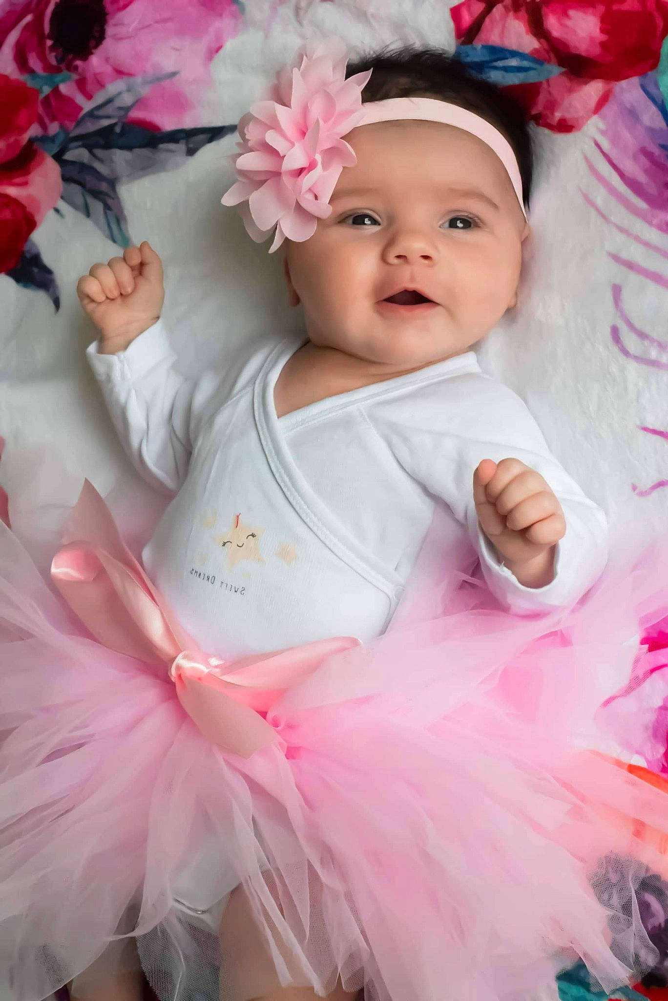Paloma participe au concours pour gagner de l'argent avec cette photo : baby, baby_toddler_clothing, ballet_tutu, child, clothing, costume, hair_accessory, person, pink, product, toddler