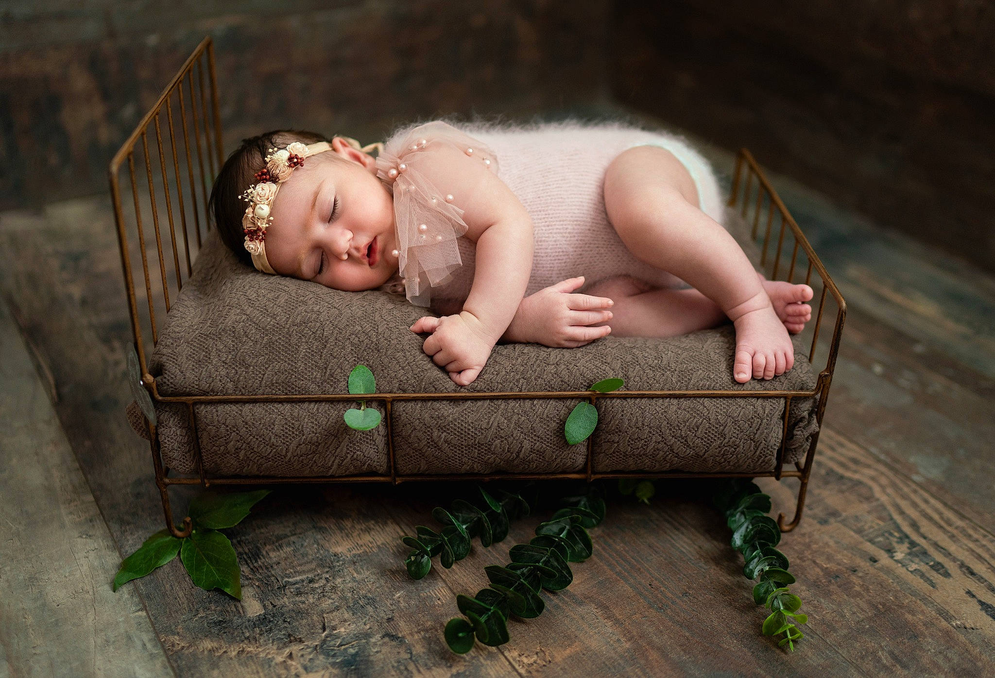 Maddy a rejoint le concours — aidez-le/la à gagner de superbes lots ! baby, baby_products, baby_safety, baby_toddler_clothing, comfort, eye, fawn, flash_photography, flooring, foot, grass, human_body, infant_bed, people_in_nature, person, plant, sitting, skin, toddler, tree