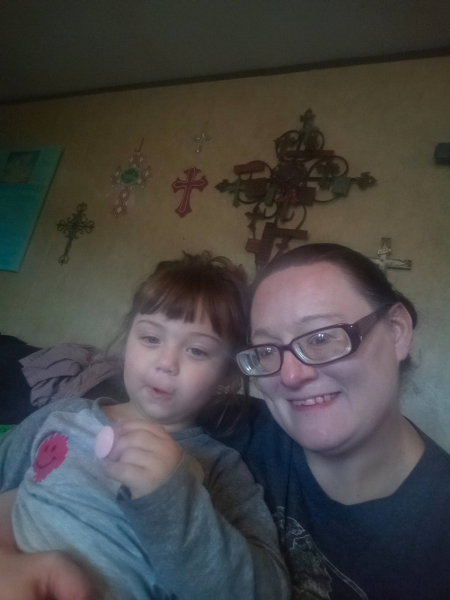 Jessi is registered to the contest to win money with this photo: cheek, chin, ear, eyebrow, facial_expression, forehead, friendship, fun, gesture, glasses, hair, hairstyle, happy, iris, joy, mouth, nose, person, skin, smile