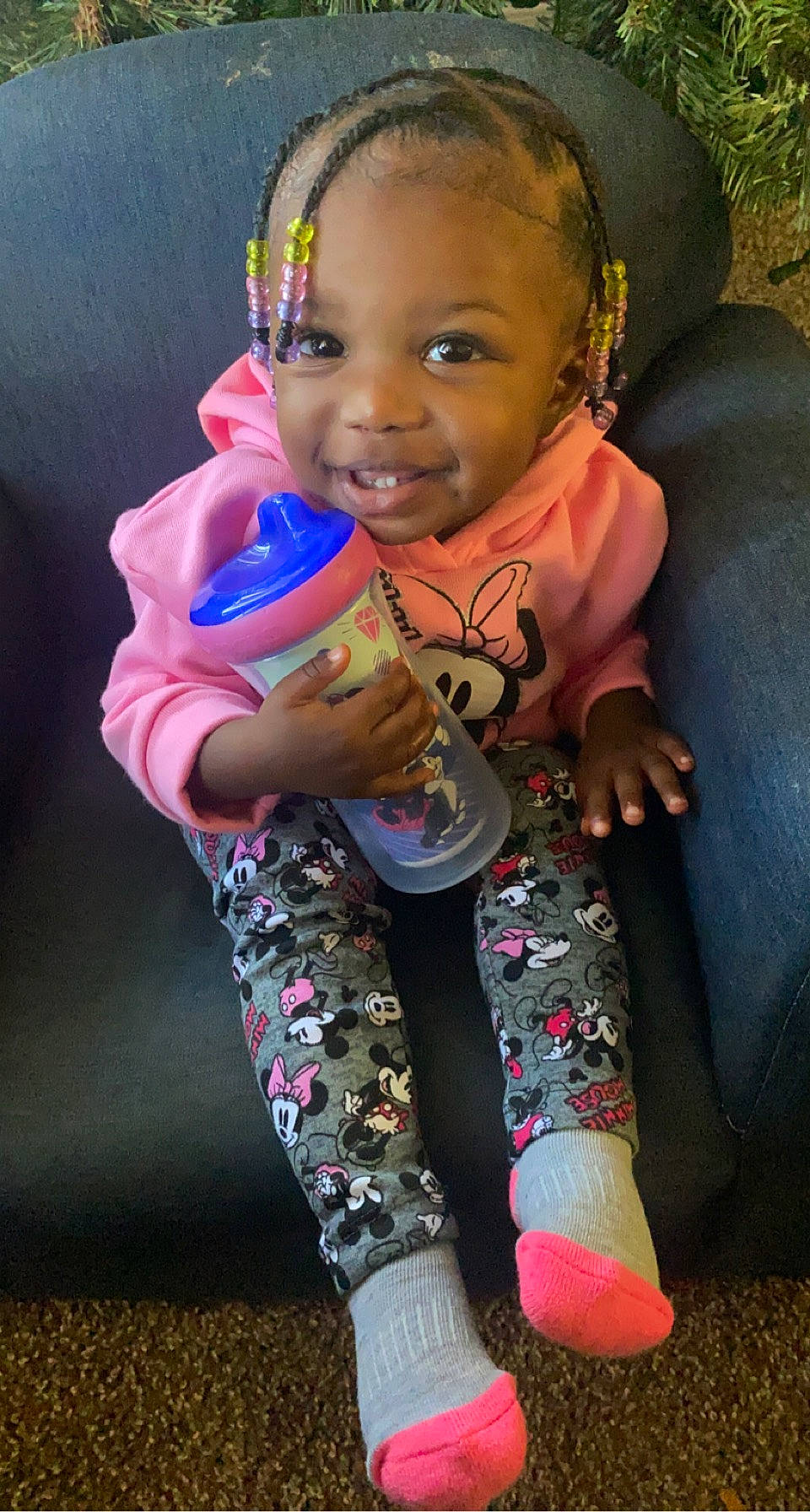 Aveay is registered to the contest to win money with this photo: baby, baby_toddler_clothing, cool, face, finger, gesture, hairstyle, hand, happy, head, human_body, joy, neck, person, pink, skin, sleeve, smile, sock, thigh