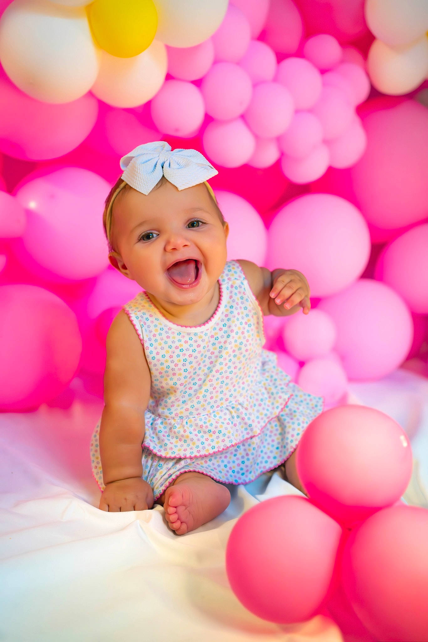 Livi is registered to the contest to win money with this photo: baby, baby_playing_with_toys, baby_toddler_clothing, balloon, child, finger, flash_photography, fun, happy, headwear, leisure, magenta, party_supply, pattern, person, pink, red, skin, smile, sweetness