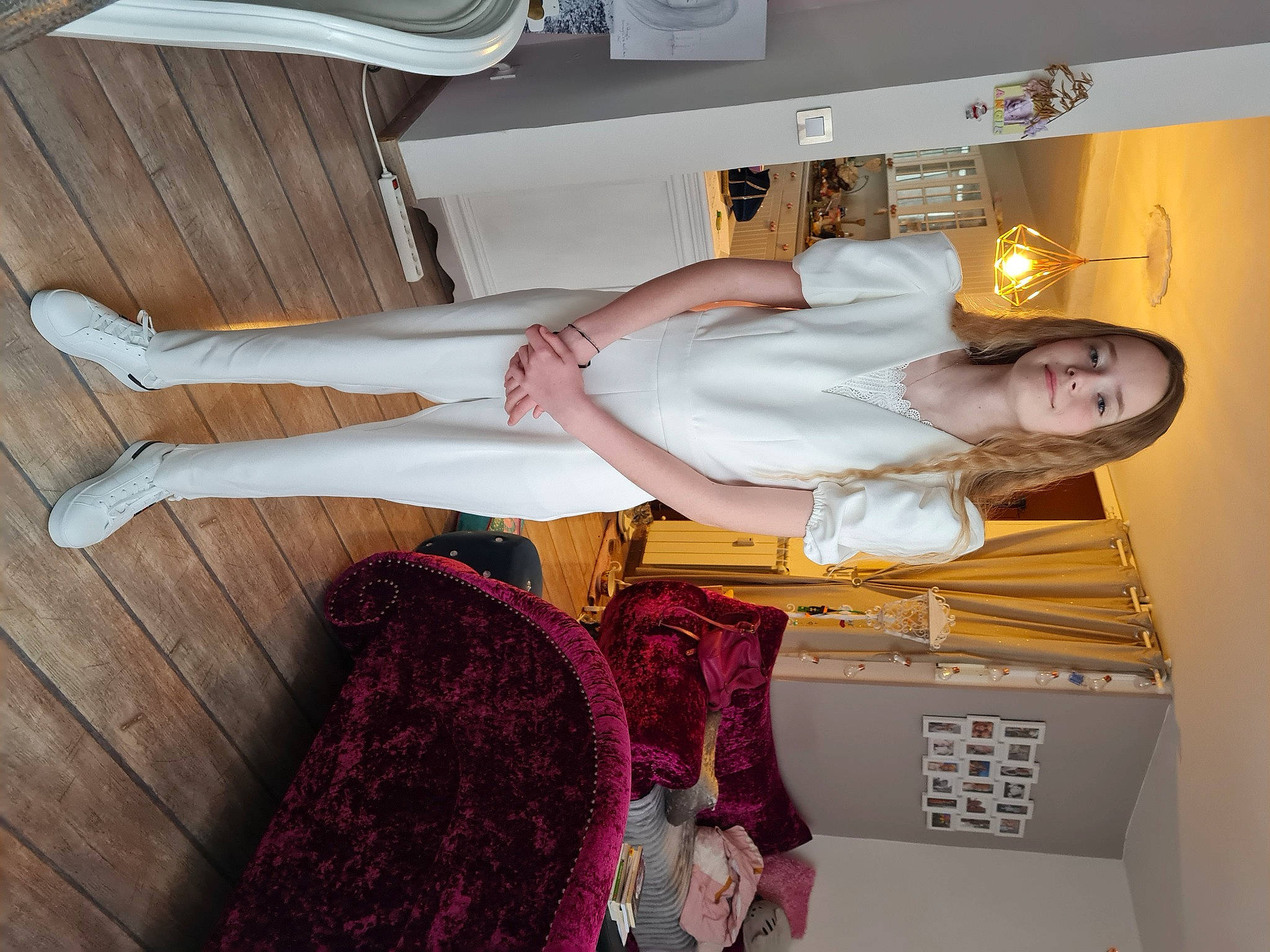 Angie a rejoint le concours — aidez-le/la à gagner de superbes lots ! cabinetry, cocktail_dress, comfort, drawer, fashion_design, flesh, flooring, fun, hardwood, human_leg, joy, knee, magenta, pattern, person, room, smile, thigh, vintage_clothing, waist