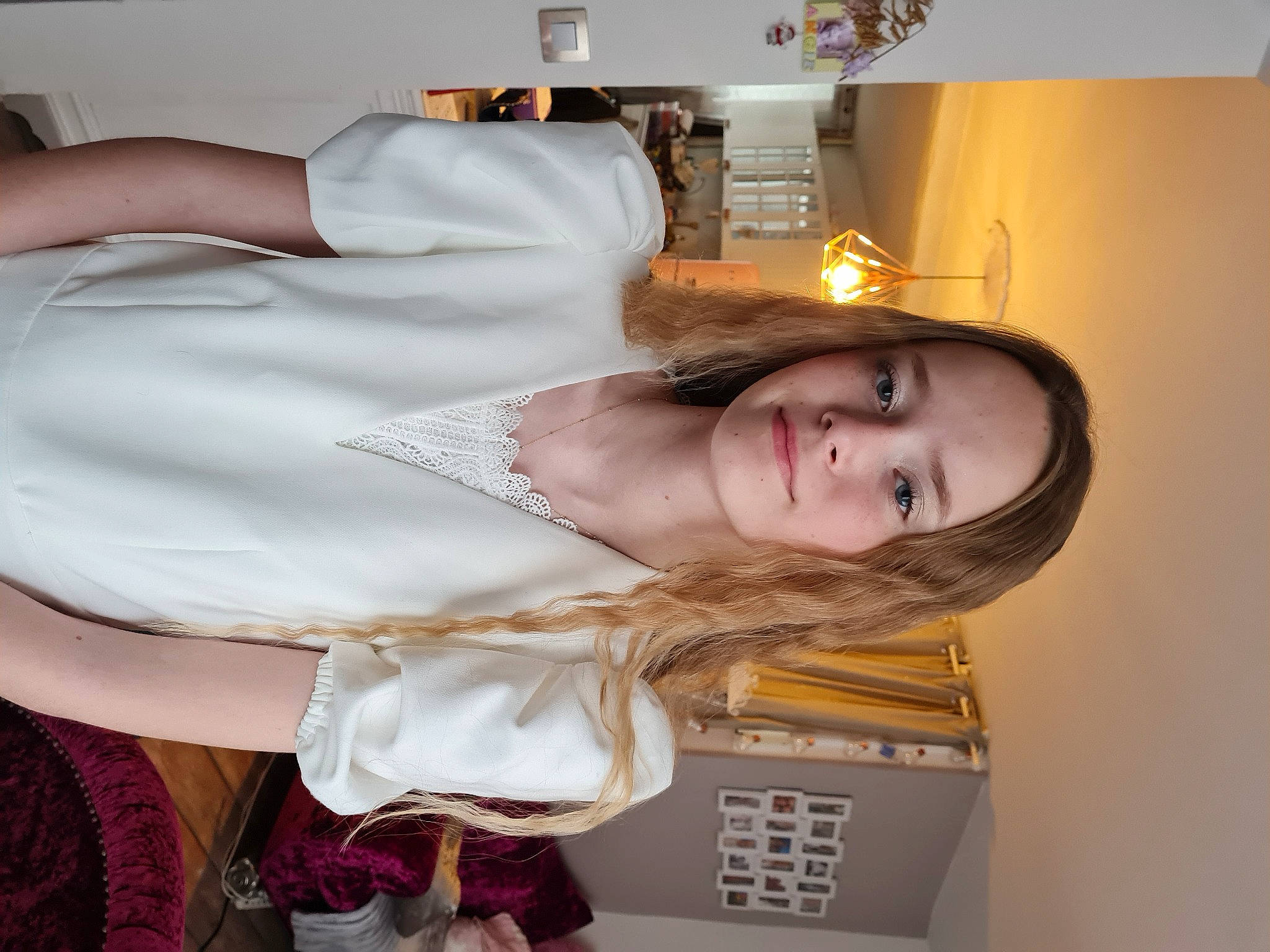 Angie a rejoint le concours — aidez-le/la à gagner de superbes lots ! cocktail_dress, fashion_design, flash_photography, formal_wear, fun, happy, joy, office_equipment, person, room, smile