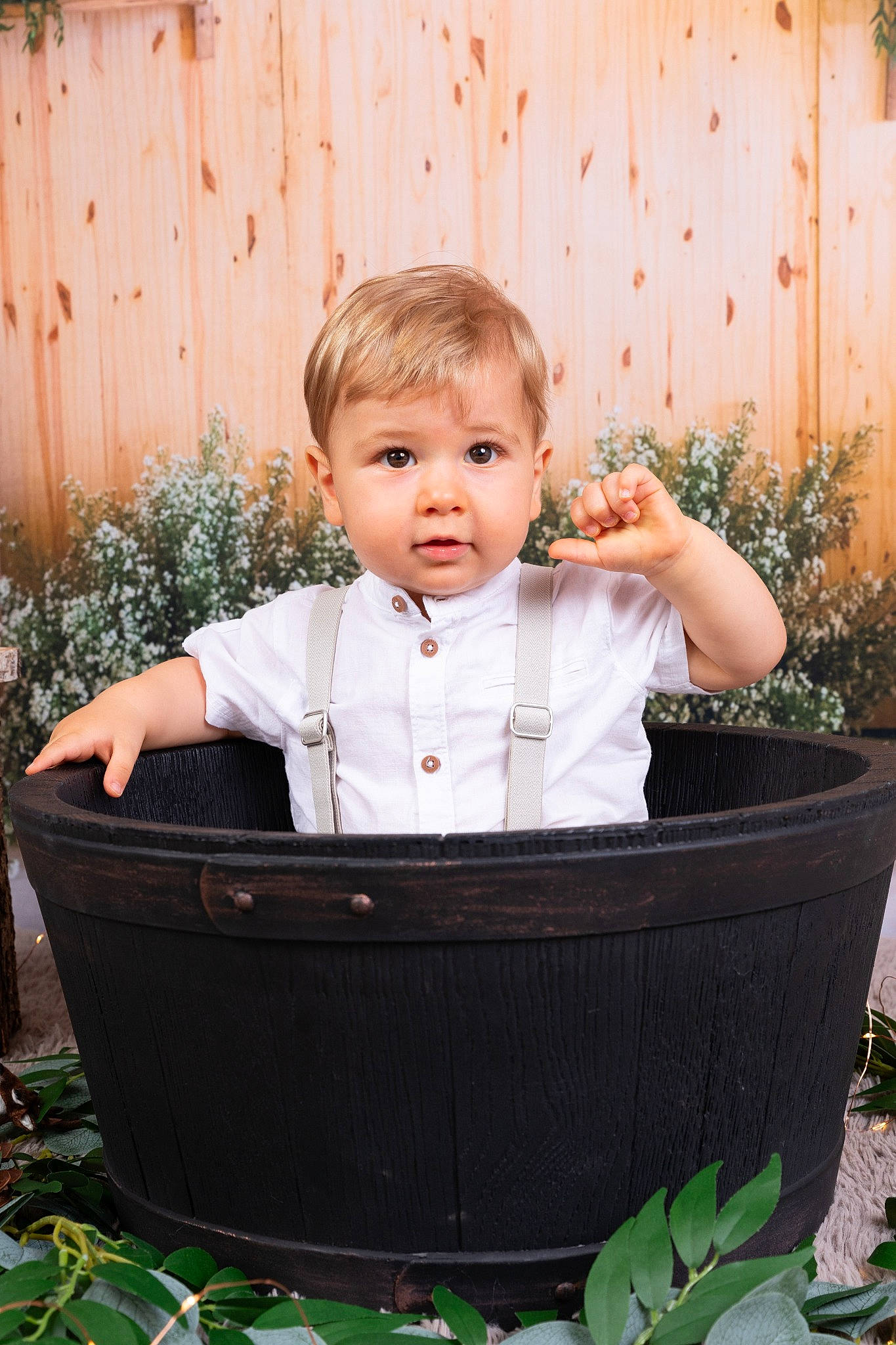 Tymaël participe au concours pour gagner de l'argent avec cette photo : baby, baby_products, child, compost, garden, grass, person, plant, product, sitting, toddler, vehicle
