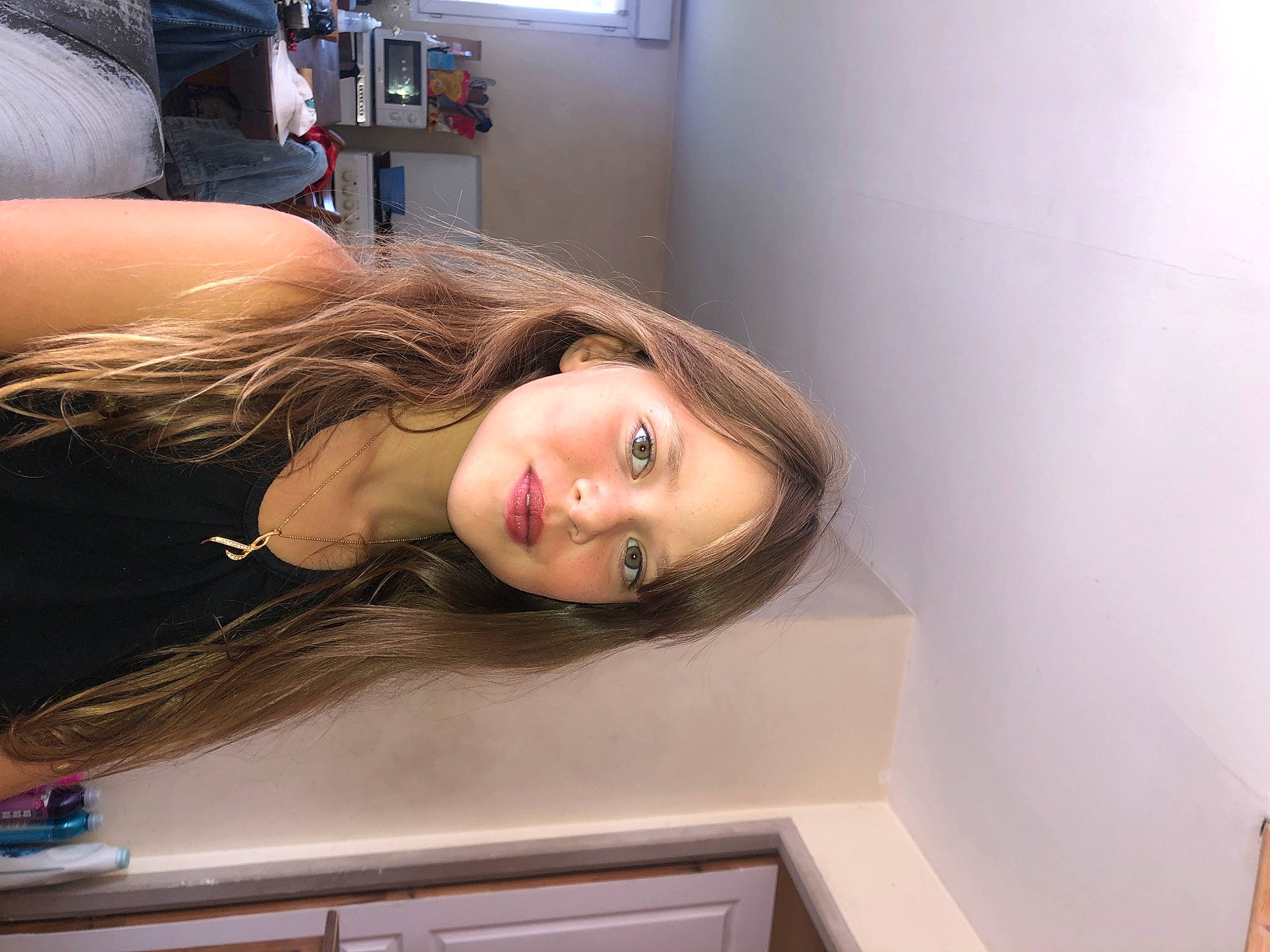 Amy participe au concours pour gagner de l'argent avec cette photo : automotive_design, blond, brown_hair, cheek, chin, comfort, dress, eyebrow, eyelash, fashion_design, flash_photography, flooring, human_leg, joy, lip, lipstick, long_hair, makeover, neck, person