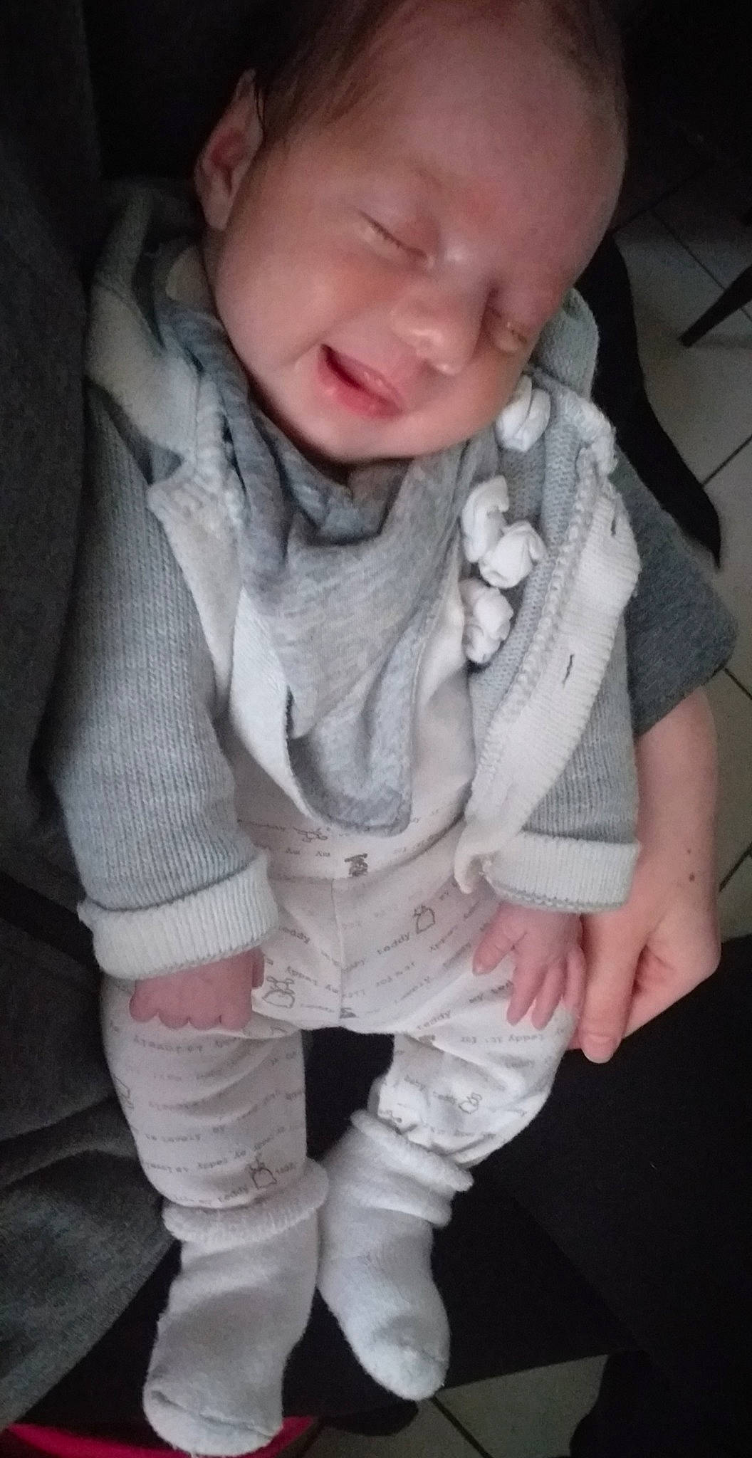 Maëlys a rejoint le concours — aidez-le/la à gagner de superbes lots ! arm, baby, cheek, child, chin, hand, leg, lip, mouth, neck, nose, outerwear, person, pink, skin, sleeve, smile, toddler