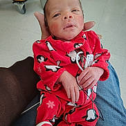 Tayona is registered to the contest to win money with this photo: baby, blanket, bodypart, clothing, couch, cushion, face, finger, furniture, hand, head, homedecor, knitwear, newborn, pants, person, photography, portrait, sweater, towel
