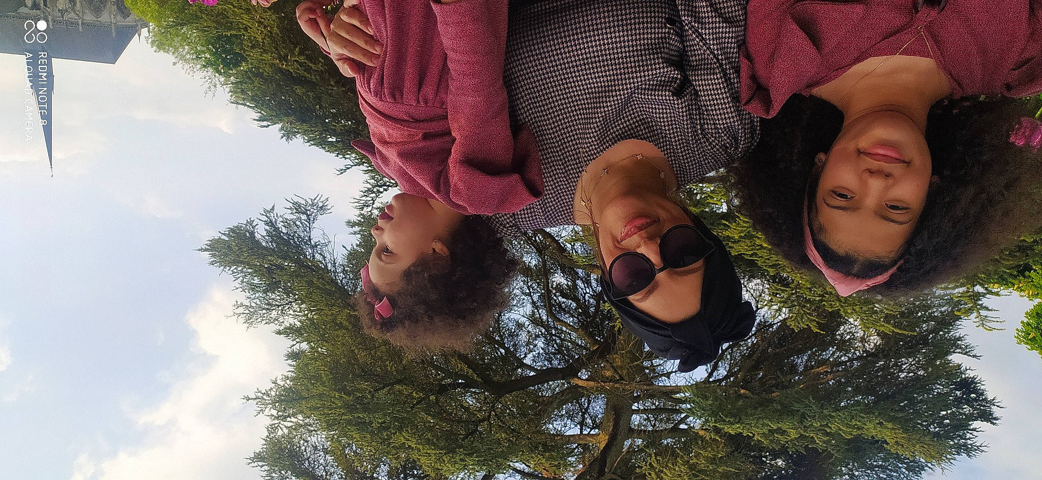 Nour participe au concours pour gagner de l'argent avec cette photo : botany, cloud, facial_expression, gesture, goggles, grass, happy, headwear, joy, leaf, mouth, nature, organ, organism, people_in_nature, person, plant, sky, sunglasses, sunlight