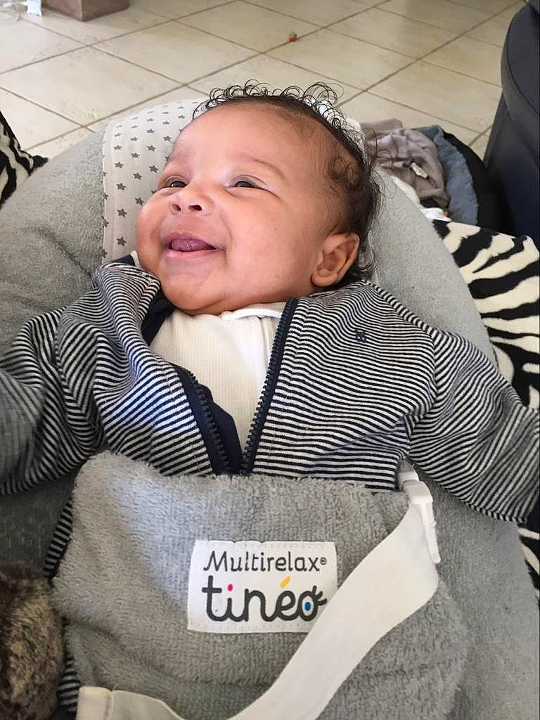 Jayden participe au concours pour gagner de l'argent avec cette photo : baby, baby_products, birth, child, joy, nose, person, sleep, toddler