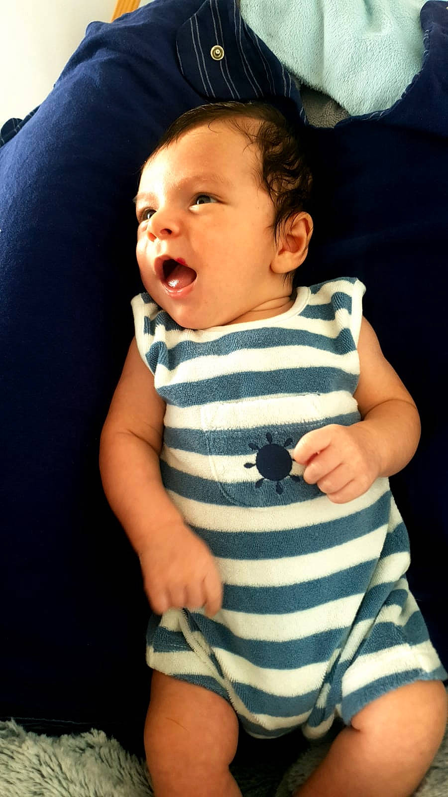 Alessio participe au concours pour gagner de l'argent avec cette photo : baby, baby_toddler_clothing, beauty, cheek, child, chin, comfort, elbow, finger, flash_photography, happy, neck, pattern, person, product, sitting, skin, sleeve, standing, thumb