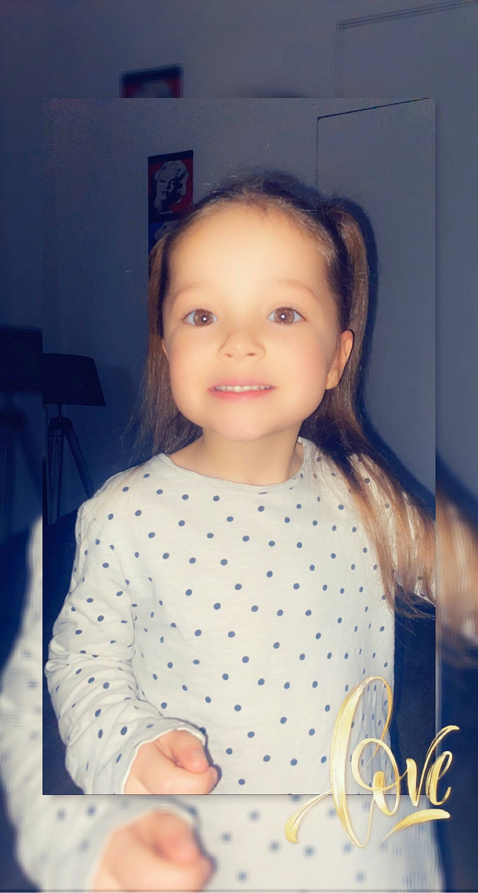 Evana participe au concours pour gagner de l'argent avec cette photo : baby_toddler_clothing, cheek, child, day_dress, facial_expression, fashion_design, flash_photography, hair, happy, iris, joy, neck, pattern, person, shoulder, skin, sleeve, smile, t_shirt, toddler