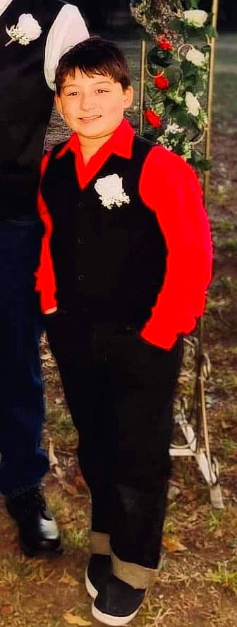 Stetsyn joined the competition — help win amazing prizes! carmine, coquelicot, costume, electric_blue, fashion_accessory, fictional_character, formal_wear, fur, gesture, head, human_body, joy, pattern, person, personal_protective_equipment, shawl, sleeve, t_shirt, top, tree