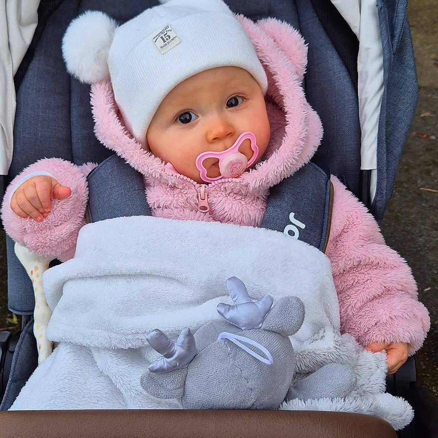 Hailly participe au concours pour gagner de l'argent avec cette photo : baby, bed, blanket, bonnet, cap, clothing, crib, face, furniture, glove, hat, head, hood, infantbed, newborn, person, photography, portrait, sleeping, stroller