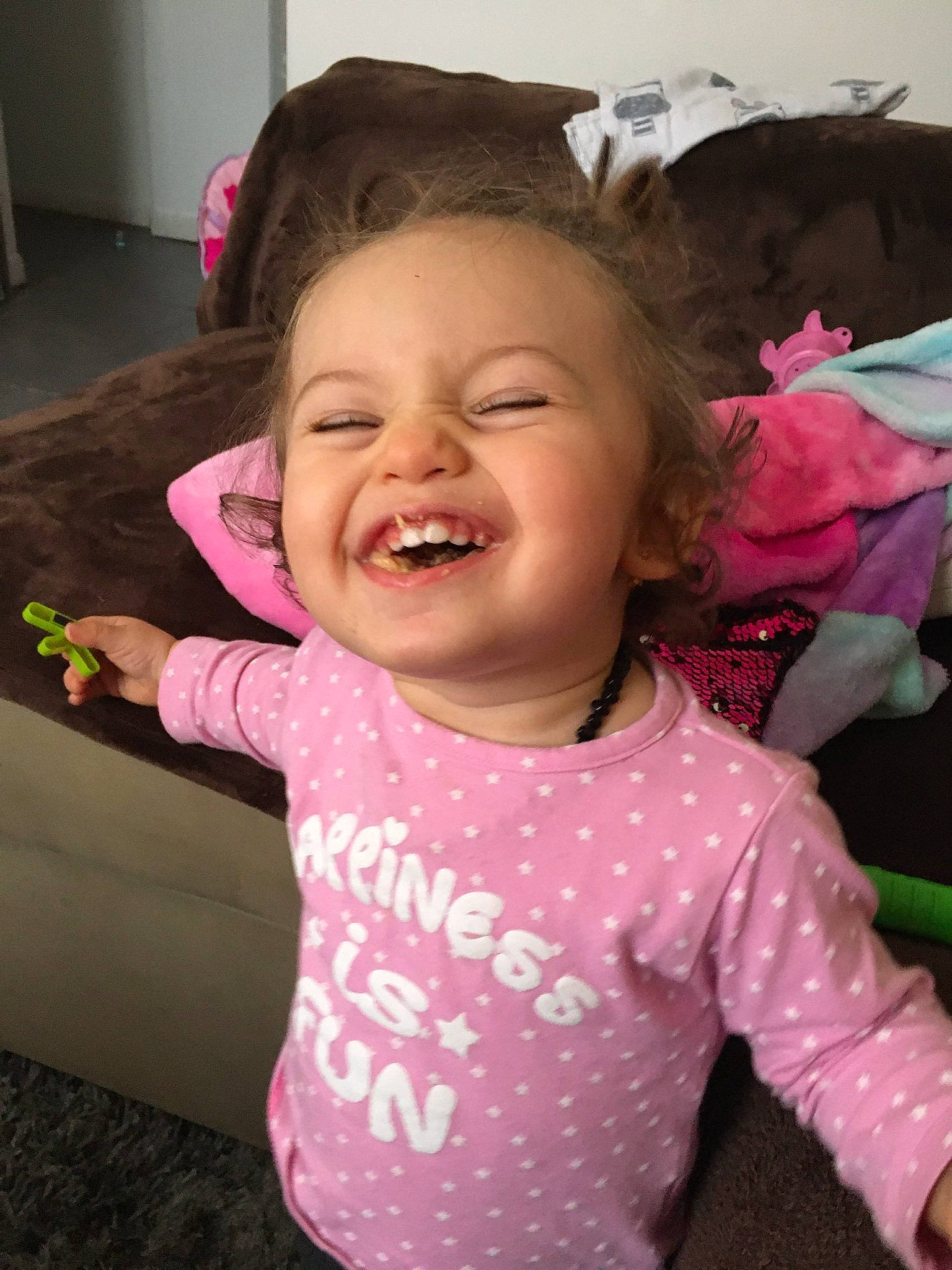 Kelya participe au concours pour gagner de l'argent avec cette photo : arm, baby_toddler_clothing, cheek, cool, eye, facial_expression, fun, gesture, hair, happy, human, joy, lip, magenta, mouth, person, pink, skin, sleeve, smile