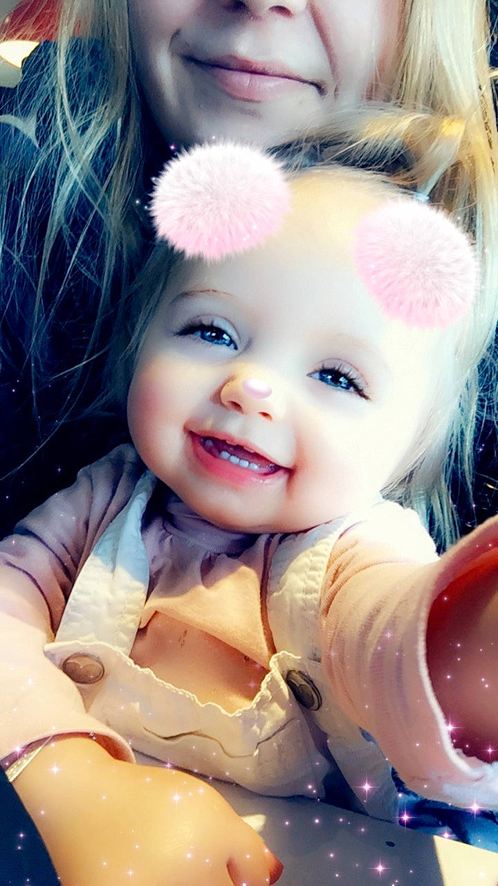 Leena a rejoint le concours — aidez-le/la à gagner de superbes lots ! baby, beauty, black_hair, cheek, child, child_model, daughter, eye, face, fun, hair, happy, joy, lip, nose, person, photography, pink, skin, smile