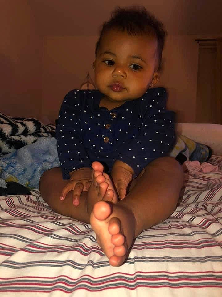 Amerrah is registered to the contest to win money with this photo: arm, barefoot, cheek, child, finger, foot, hand, leg, muscle, person, skin, sole, thumb, toddler, toe