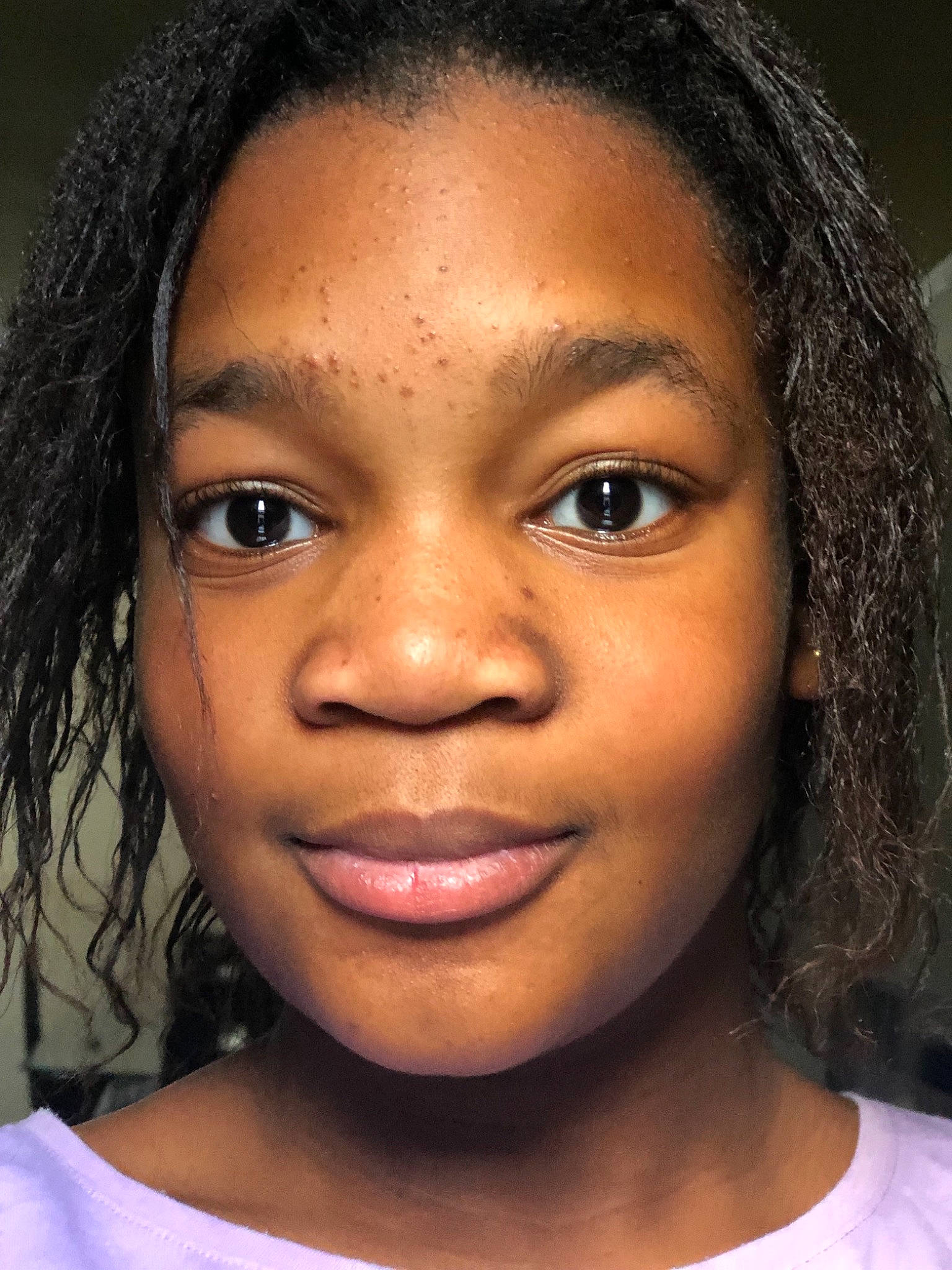 Badmus a rejoint le concours — aidez-le/la à gagner de superbes lots ! black_hair, cheek, chin, close_up, eyebrow, face, forehead, hair, hairstyle, head, jaw, lip, nose, person, portrait_photography, s_curl, skin, smile