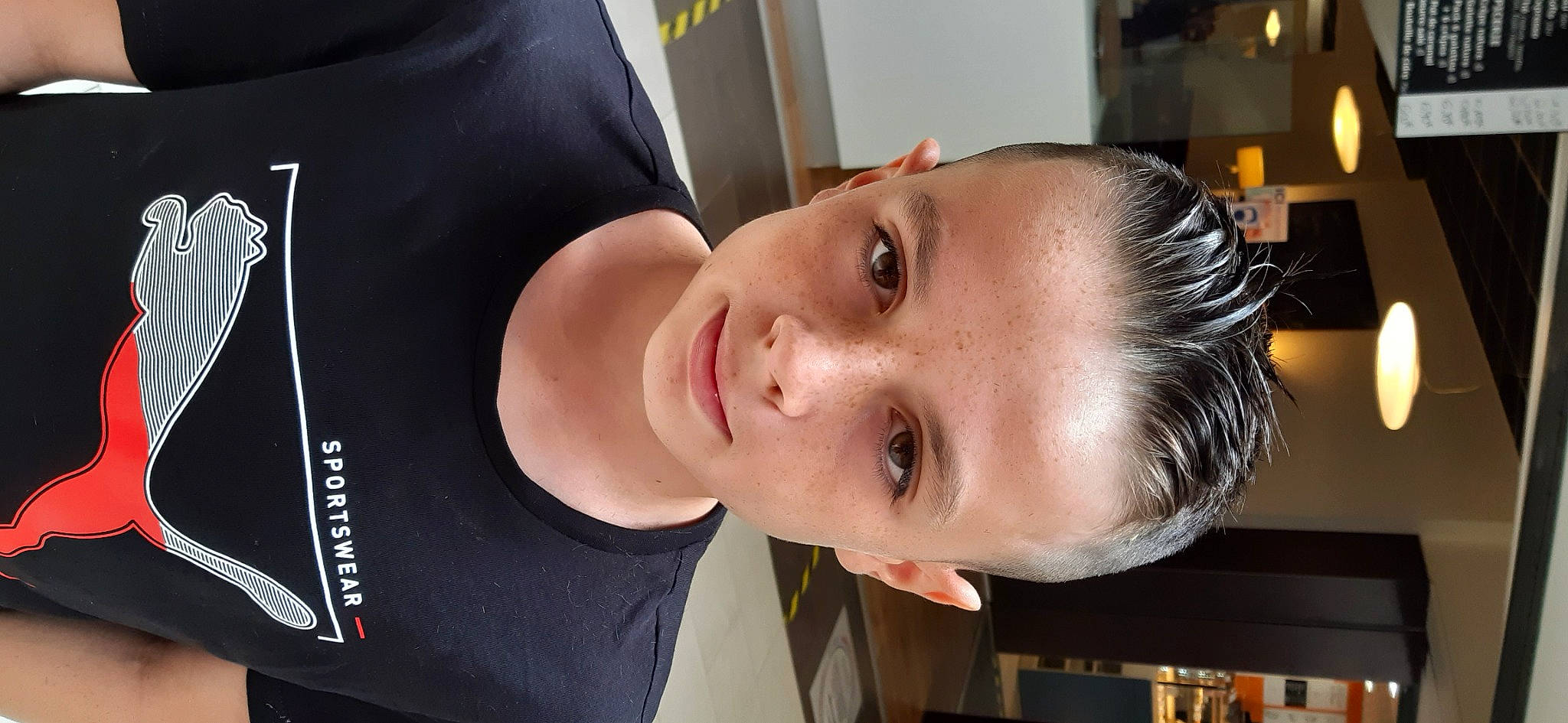 Quentin a rejoint le concours — aidez-le/la à gagner de superbes lots ! black_hair, cheek, chest, child, chin, ear, elbow, eyebrow, eyelash, forehead, jaw, lip, mouth, neck, nose, person, shoulder, sleeve, smile, t_shirt