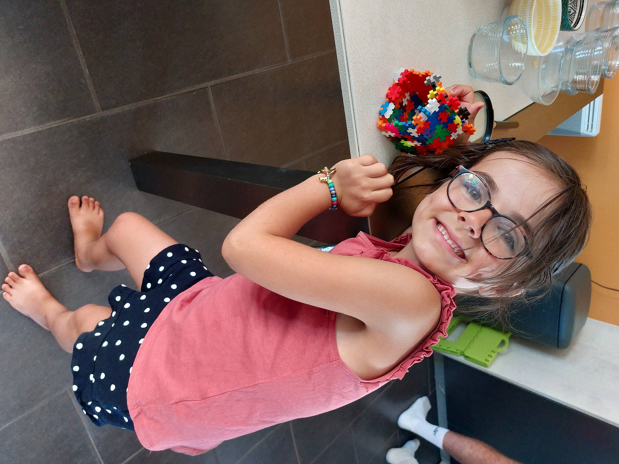 Maïa participe au concours pour gagner de l'argent avec cette photo : arm, beauty, black_hair, elbow, event, eyewear, fashion, fashion_design, finger, flash_photography, fun, happy, human_leg, jewellery, joy, knee, nail, person, thigh, trunk