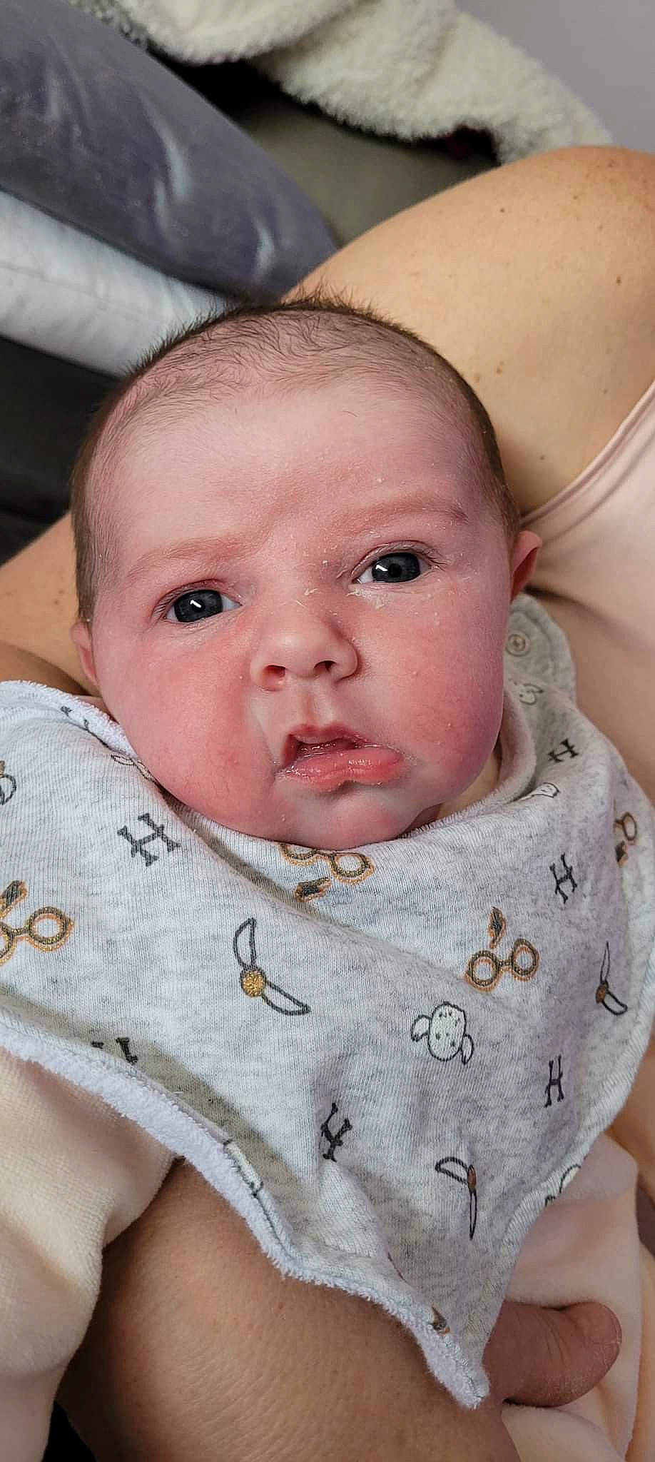 Maddie a rejoint le concours — aidez-le/la à gagner de superbes lots ! baby, baby_toddler_clothing, cheek, collar, comfort, ear, eyebrow, eyelash, happy, iris, lip, mouth, neck, nose, person, product, skin, sleeve, textile, toddler