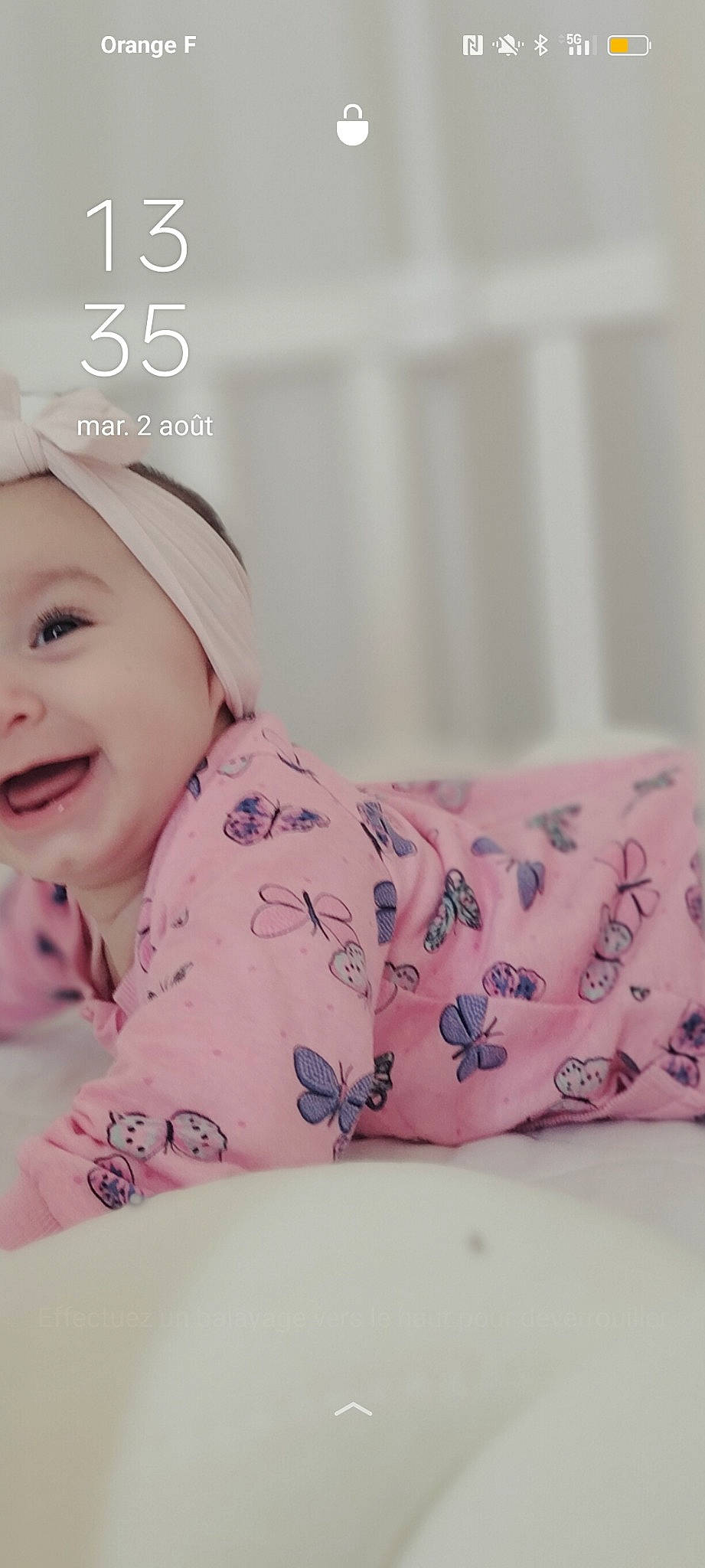 Inaya a rejoint le concours — aidez-le/la à gagner de superbes lots ! baby, baby_sleeping, baby_toddler_clothing, child, comfort, eye, eyelash, face, facial_expression, font, happy, linens, nose, pattern, person, pink, skin, sleeve, smile, t_shirt