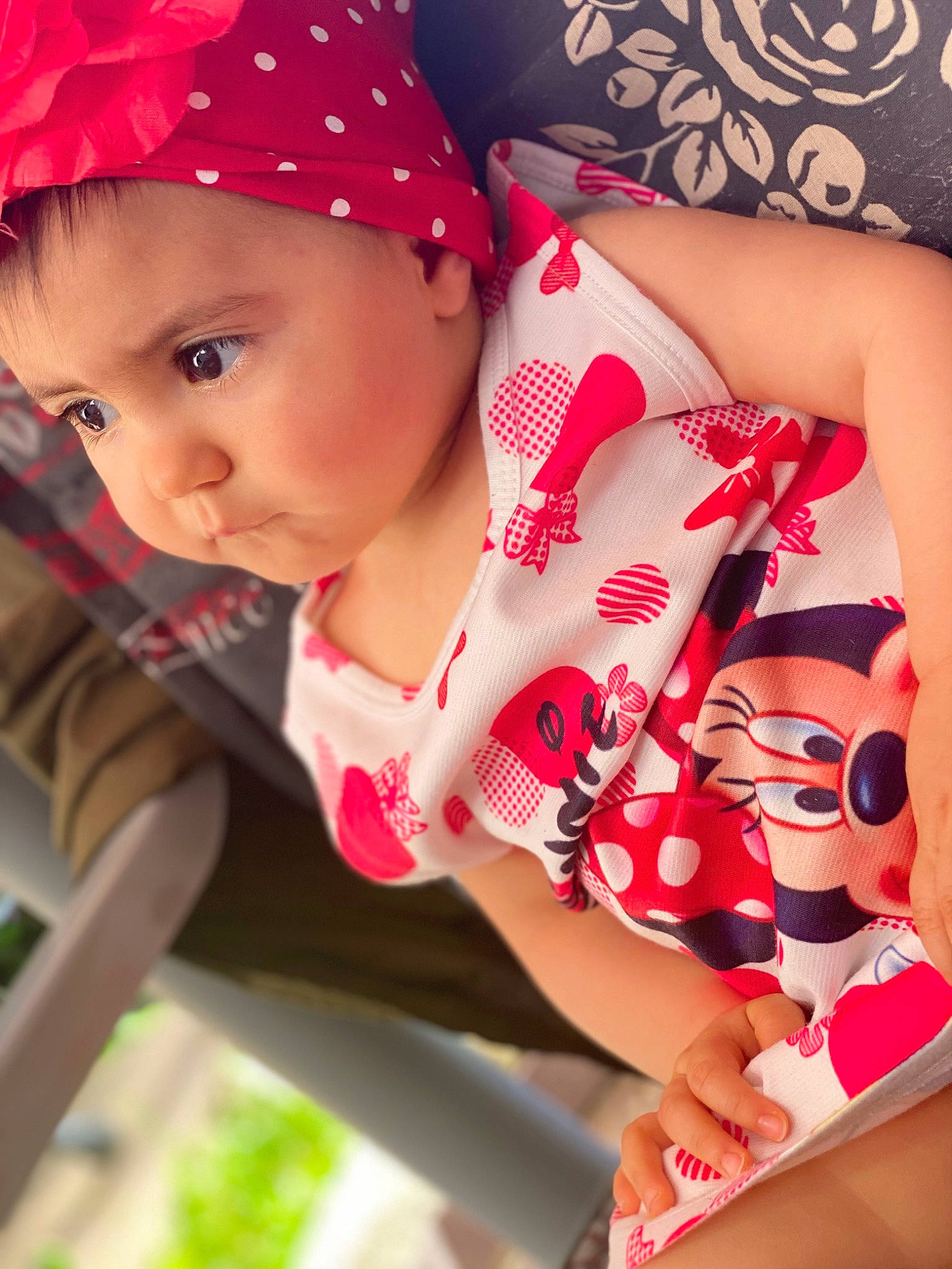 Asmin participe au concours pour gagner de l'argent avec cette photo : baby_toddler_clothing, beauty, cap, chest, child, fashion_accessory, hand, happy, human_leg, lip, magenta, nail, pattern, person, pink, red, skin, sleeve, snapshot, thigh