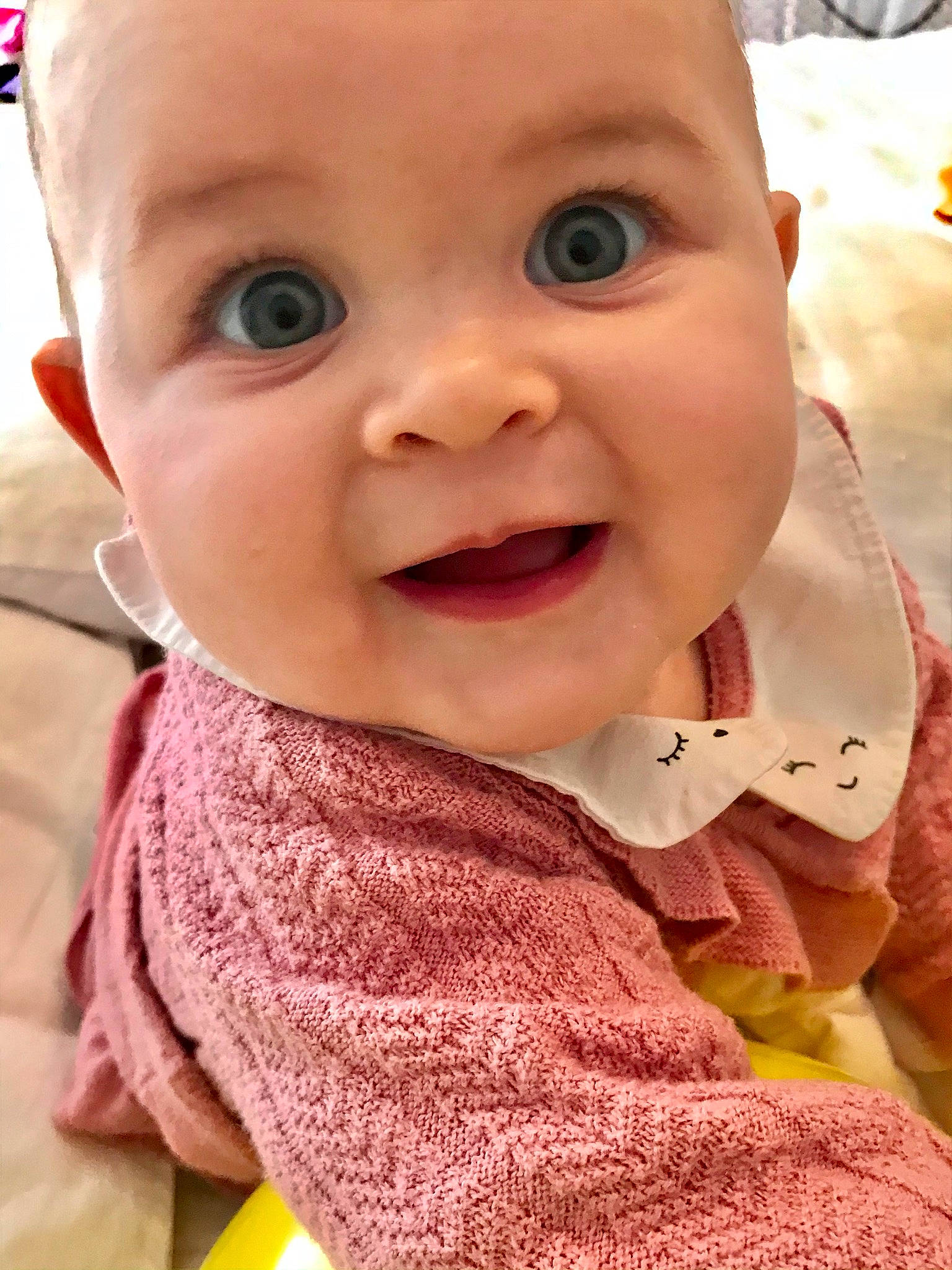 Bianca participe au concours pour gagner de l'argent avec cette photo : baby, baby_toddler_clothing, cheek, chin, collar, eye, eyebrow, face, happy, head, iris, lip, mouth, nose, person, pink, product, skin, sleeve, smile