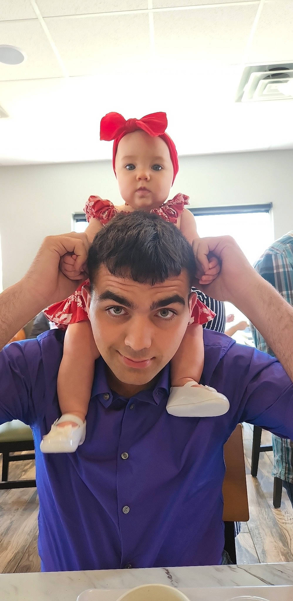 Melody is registered to the contest to win money with this photo: arm, ear, eyelash, fashion, fashion_design, finger, fun, gesture, hand, happy, joint, neck, organ, person, shoulder, skin, sleeve, t_shirt, textile, thumb