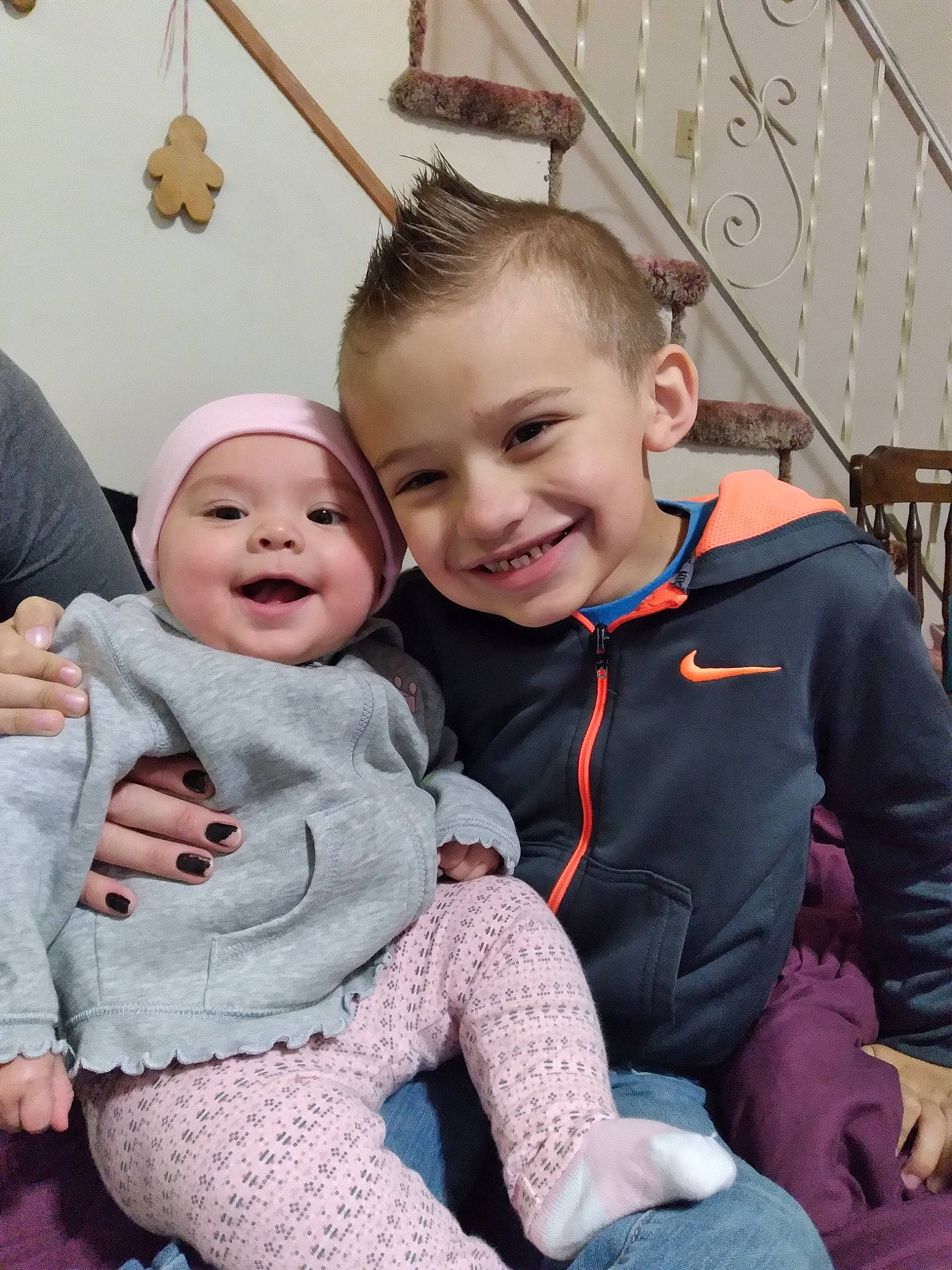 Alessa is registered to the contest to win money with this photo: baby, baby_toddler_clothing, cheek, child, event, eye, fun, grass, hairstyle, happy, headwear, interaction, iris, joy, leg, leisure, people, person, sitting, skin