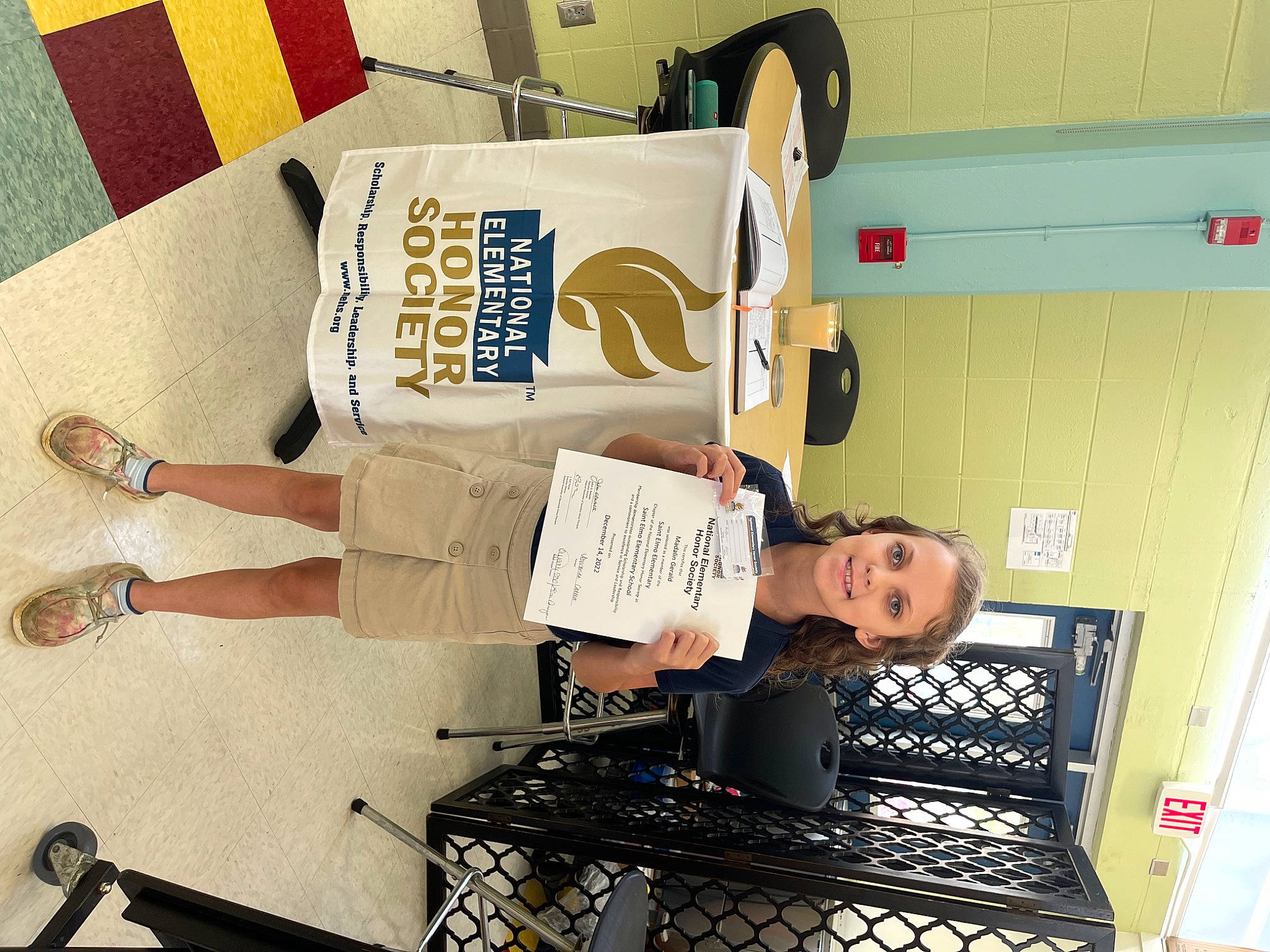 Madalin is registered to the contest to win money with this photo: advertising, carton, elbow, engineering, flooring, font, human_leg, job, joy, knee, machine, office_equipment, person, room, t_shirt, thigh, wrist